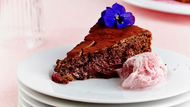 Maapähkinävoi-suklaakakku | Makeat leivonnaiset | Reseptit | K-Ruoka
