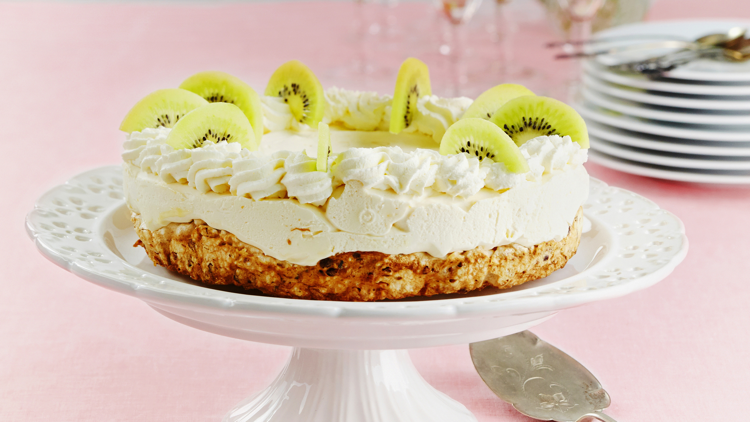 Jäädytetty valkosuklaajuustokakku