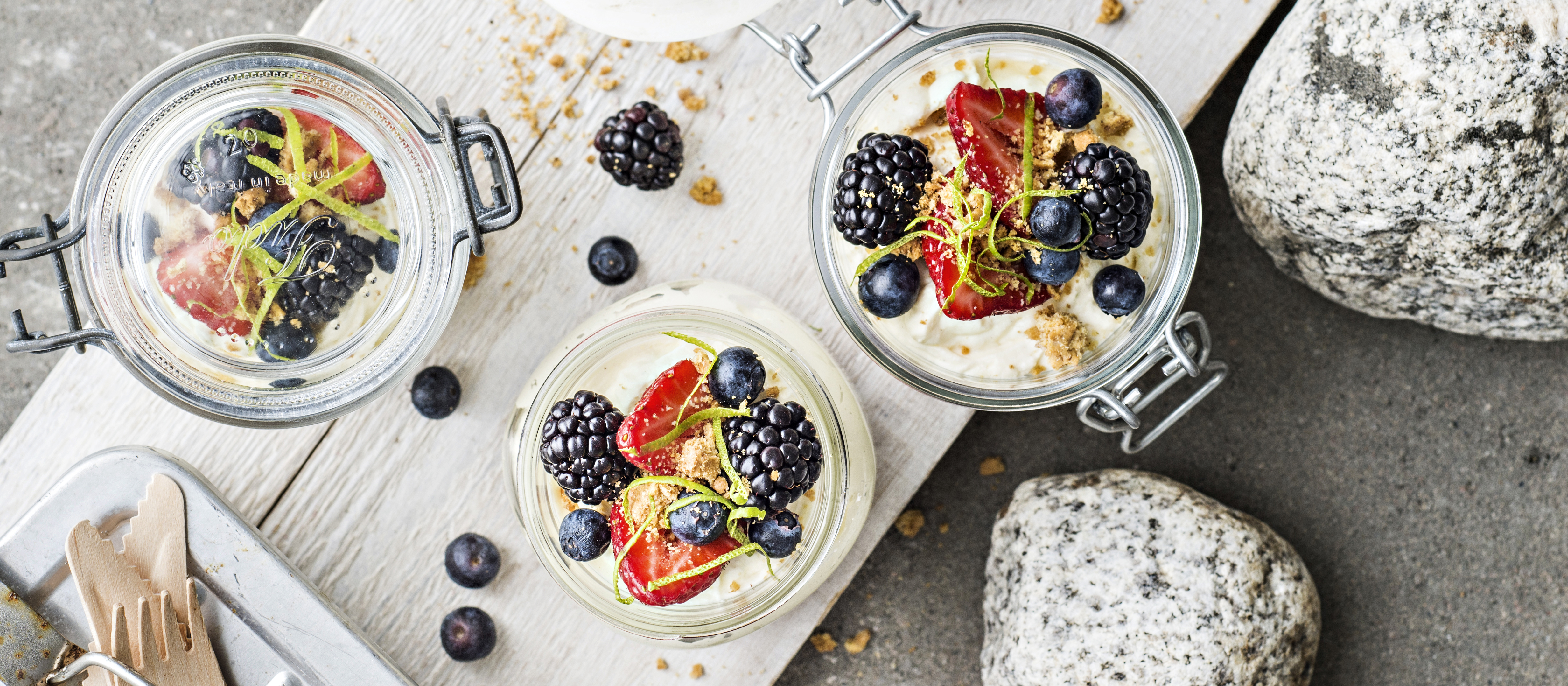 Limejuustokakku purkissa