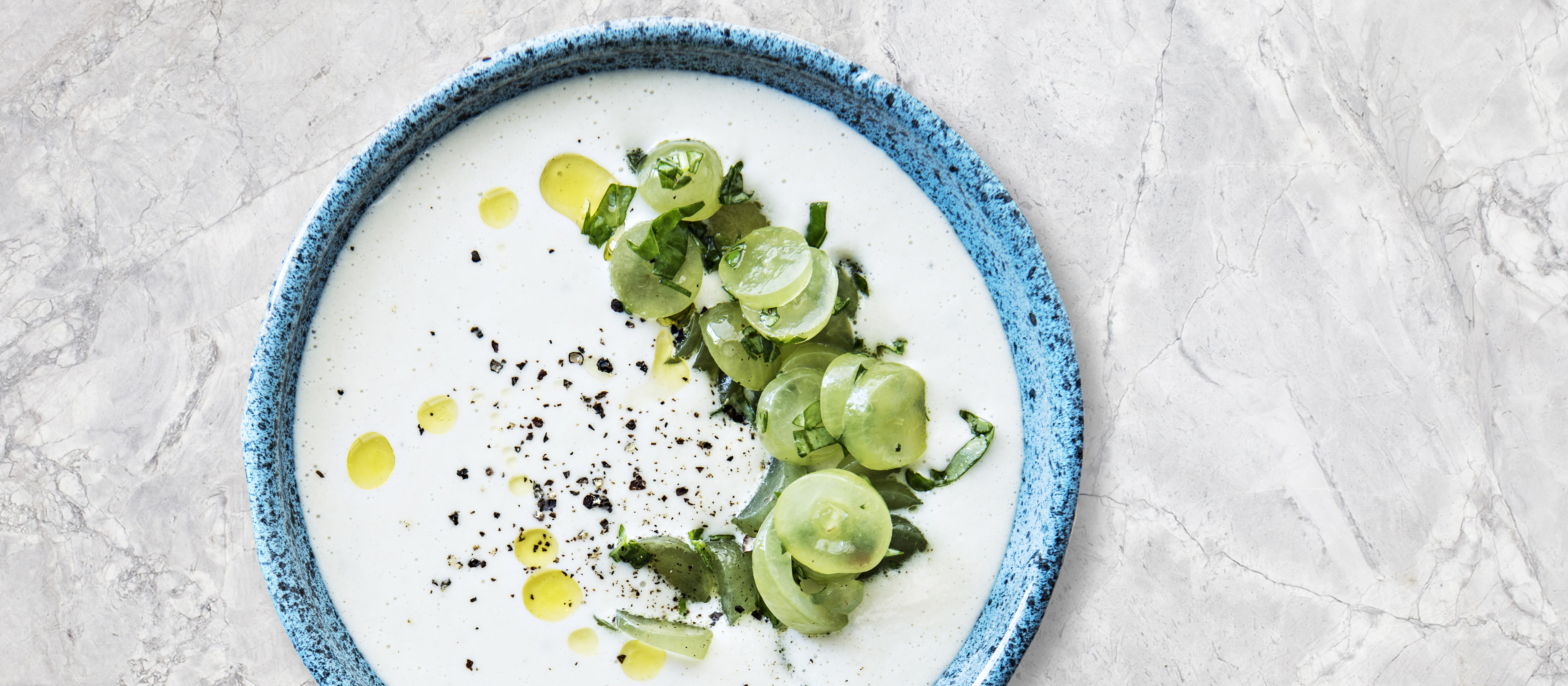 Ajo blanco eli kylmä mantelikeitto