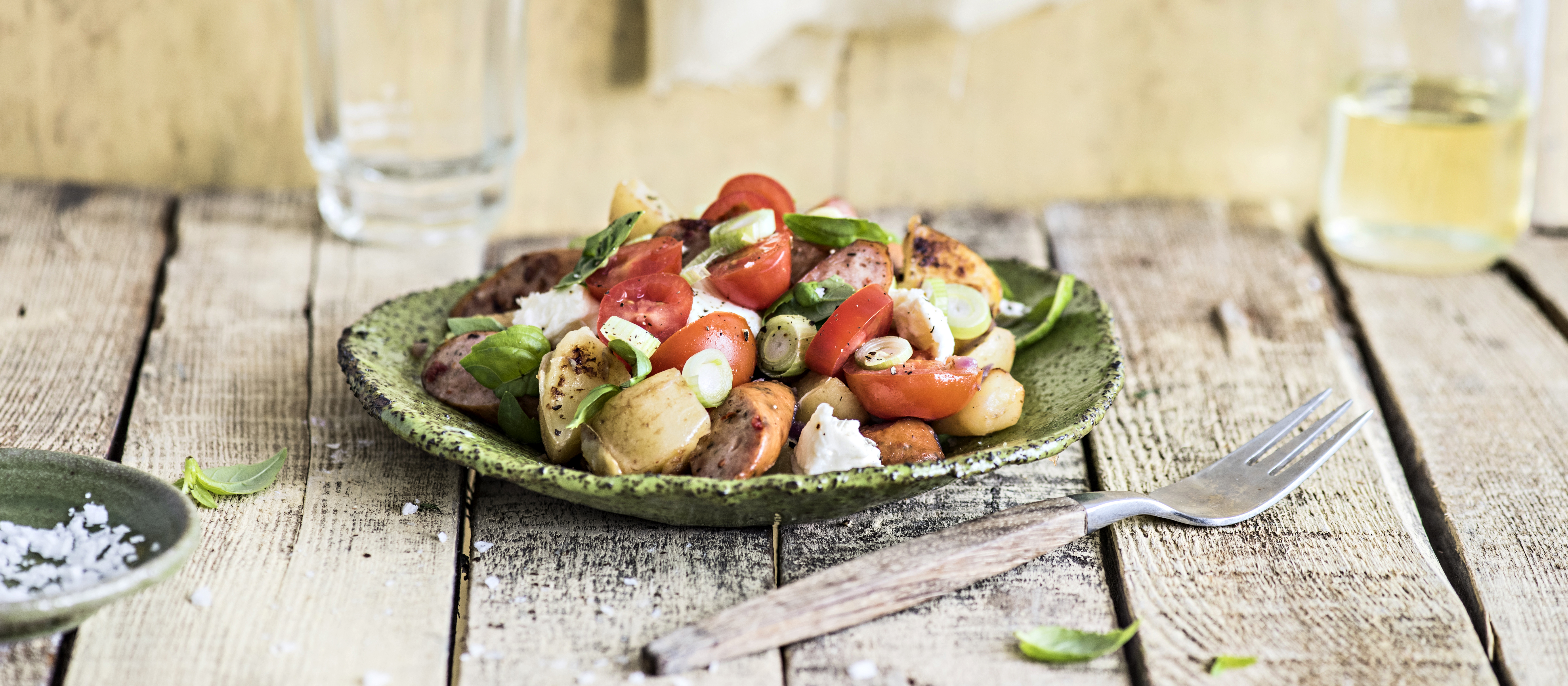 Tomaatti-mozzarellapyttipannu