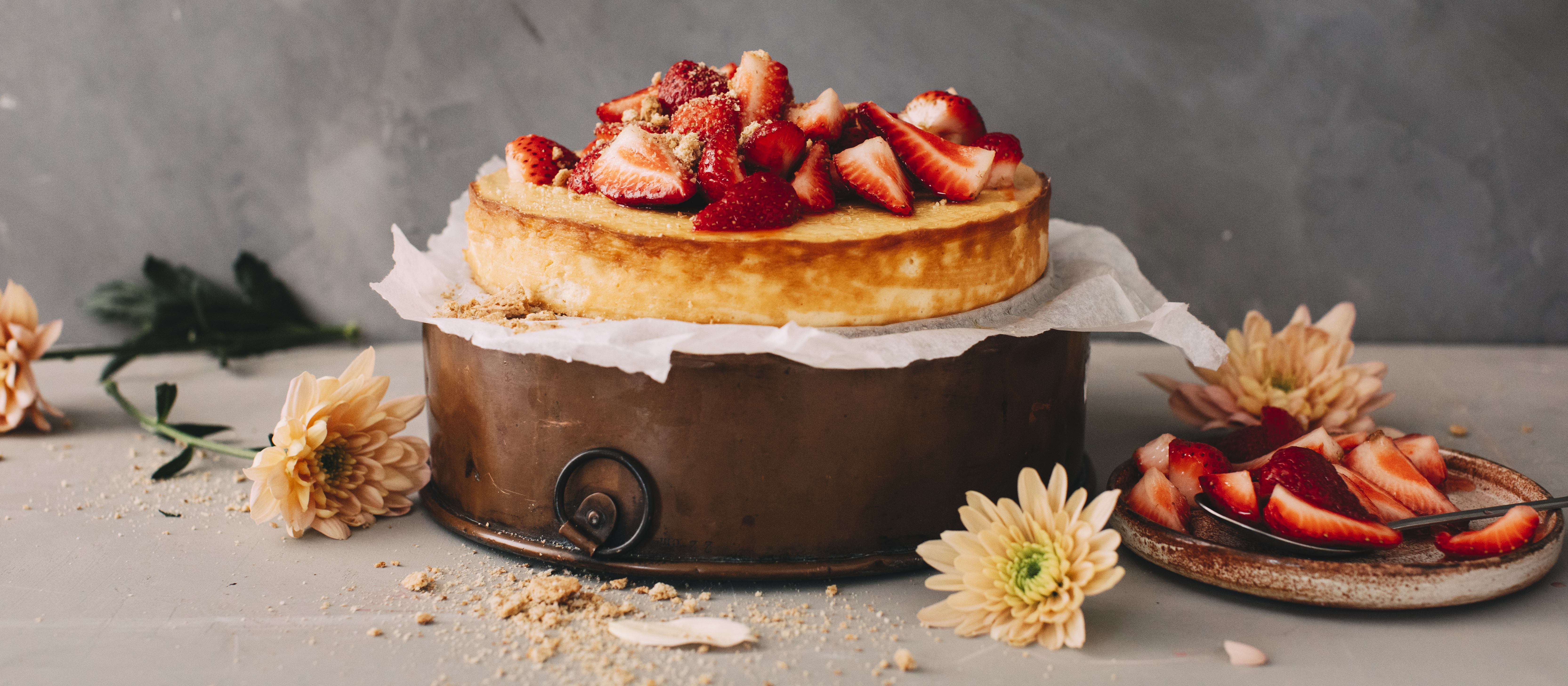 Helppo mansikkajuustokakku