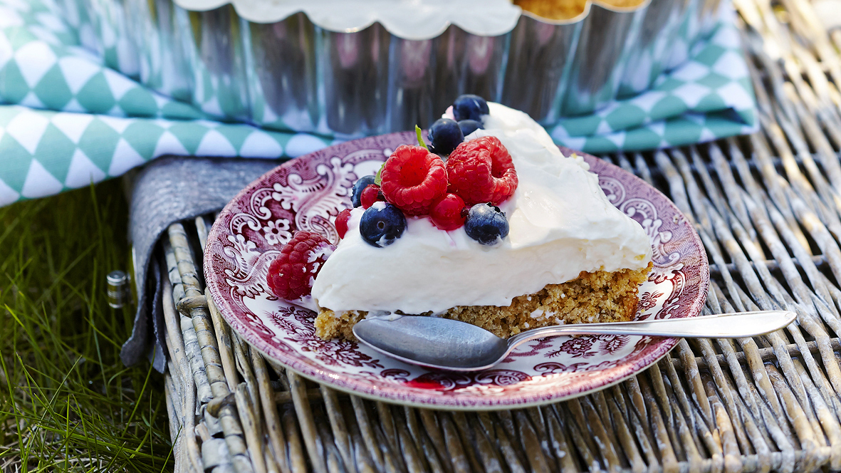 Mascarpone-marjatorttu