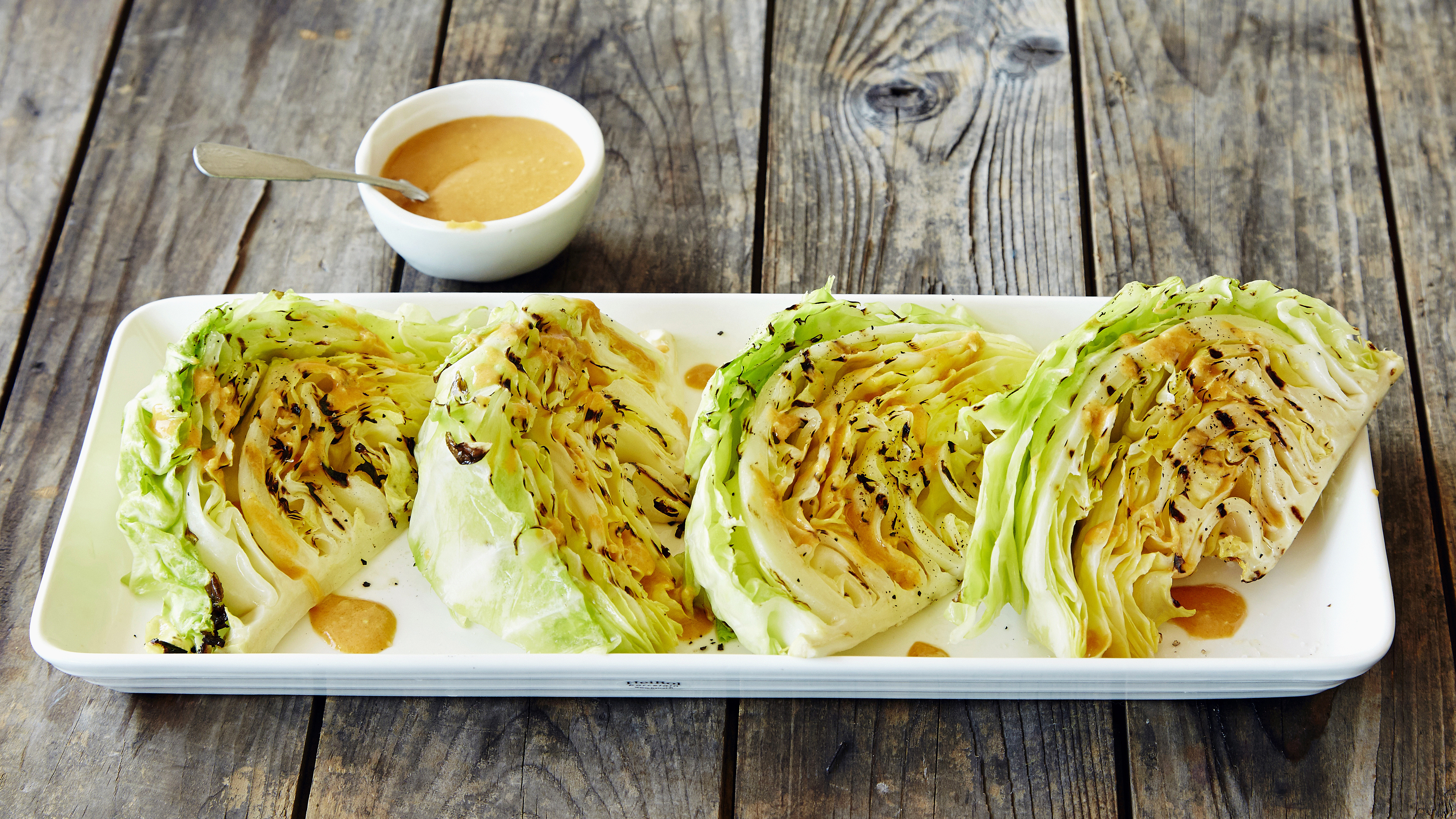 Grillatut kaalilohkot