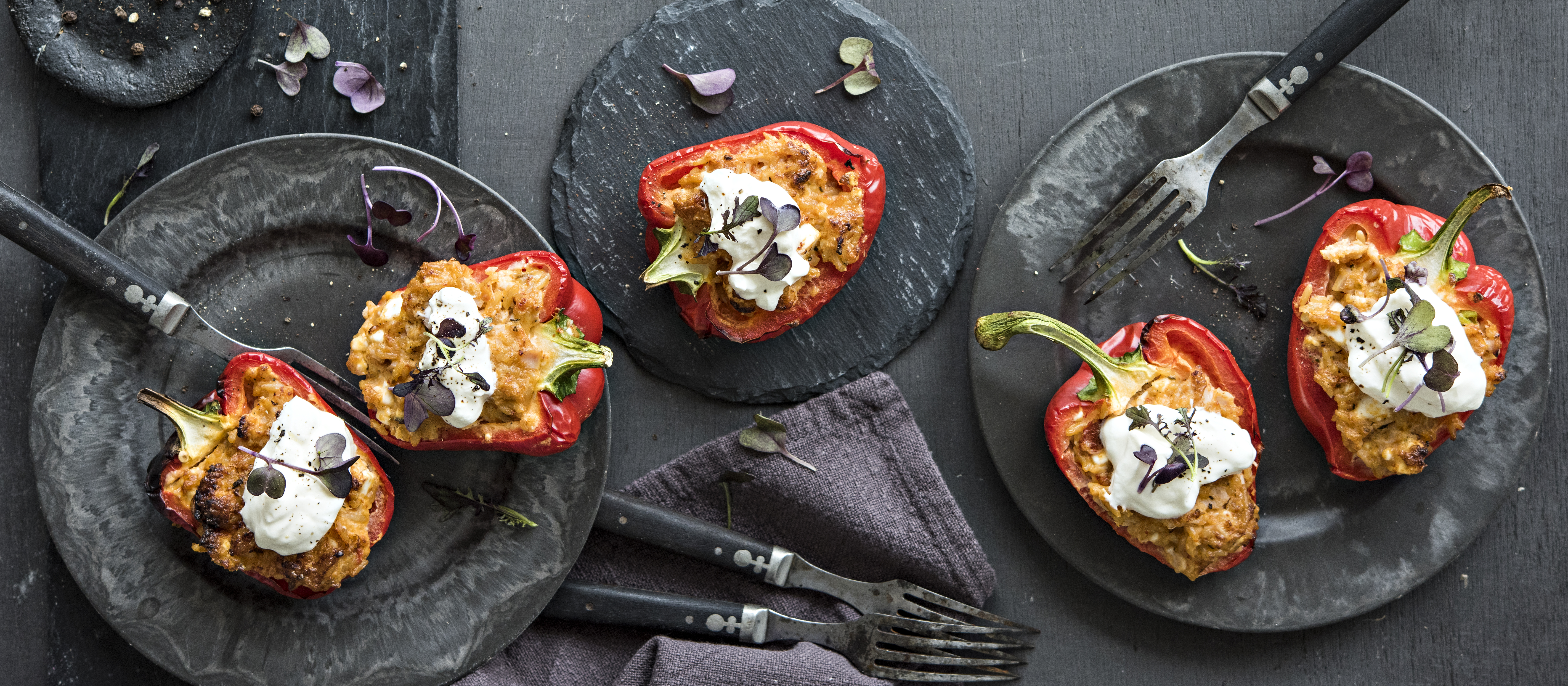 Vuohenjuustolla täytetyt paprikat