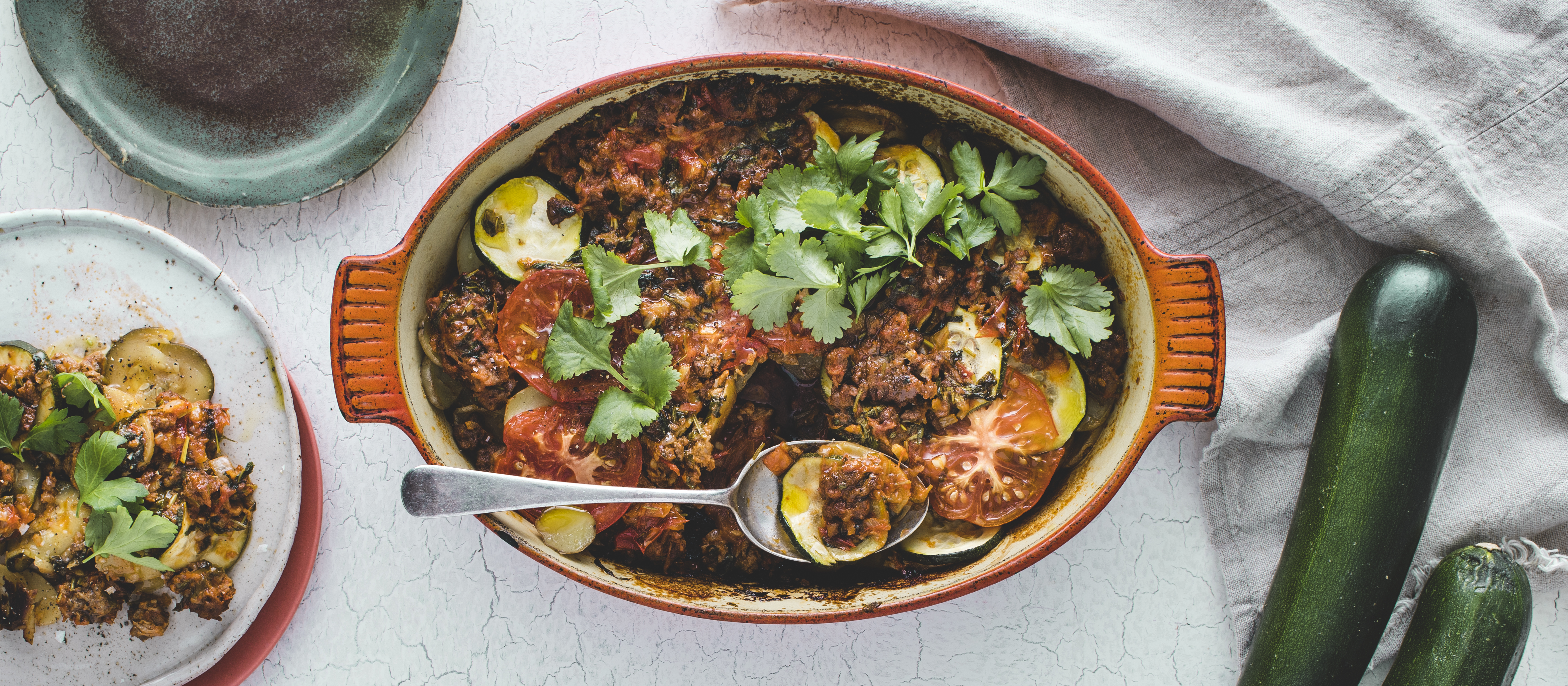 Kesäkurpitsapaistos liedellä