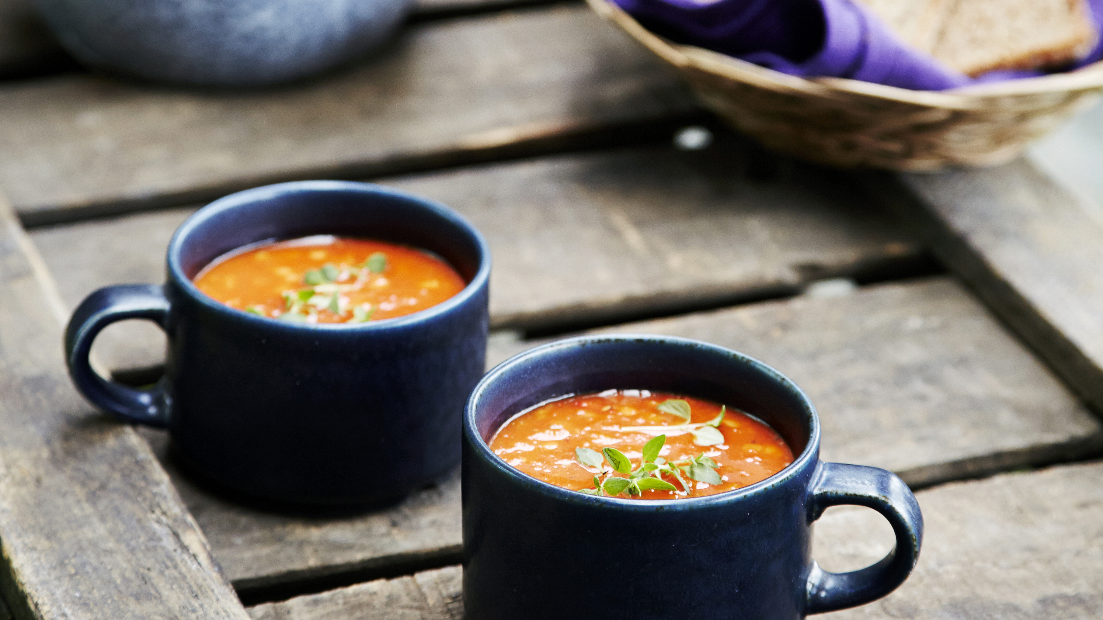 Paahdettu paprika-linssikeitto