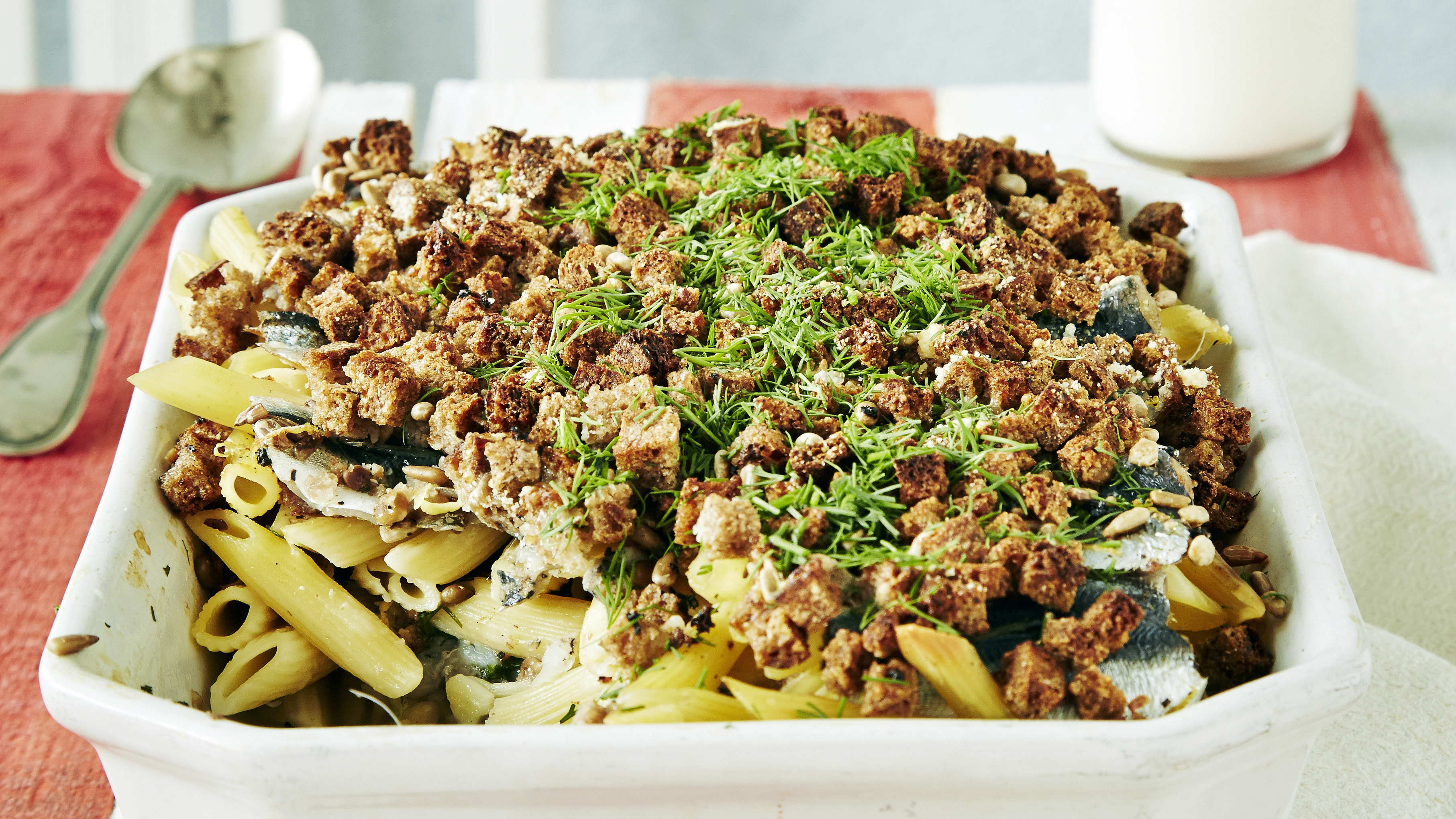 Silakka-pastalaatikko