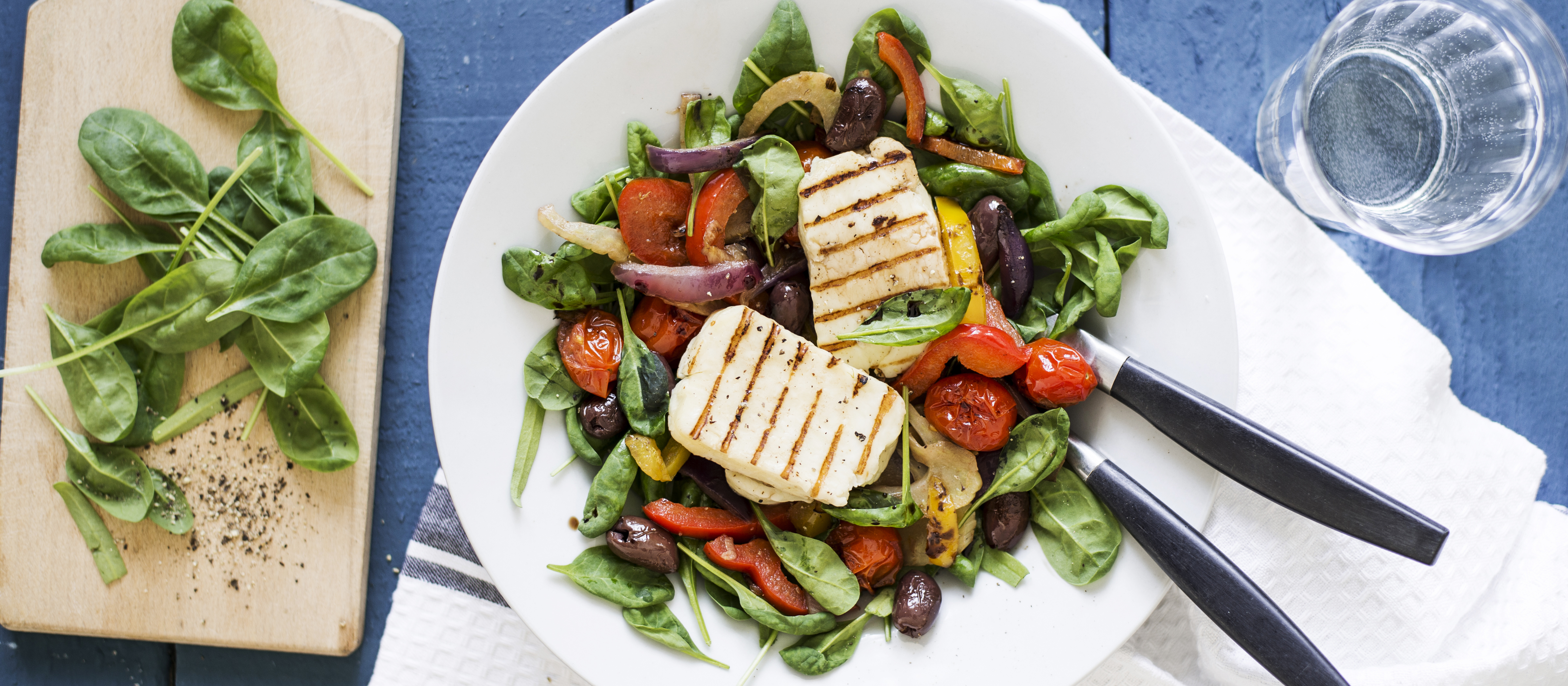 Lämmin halloumisalaatti