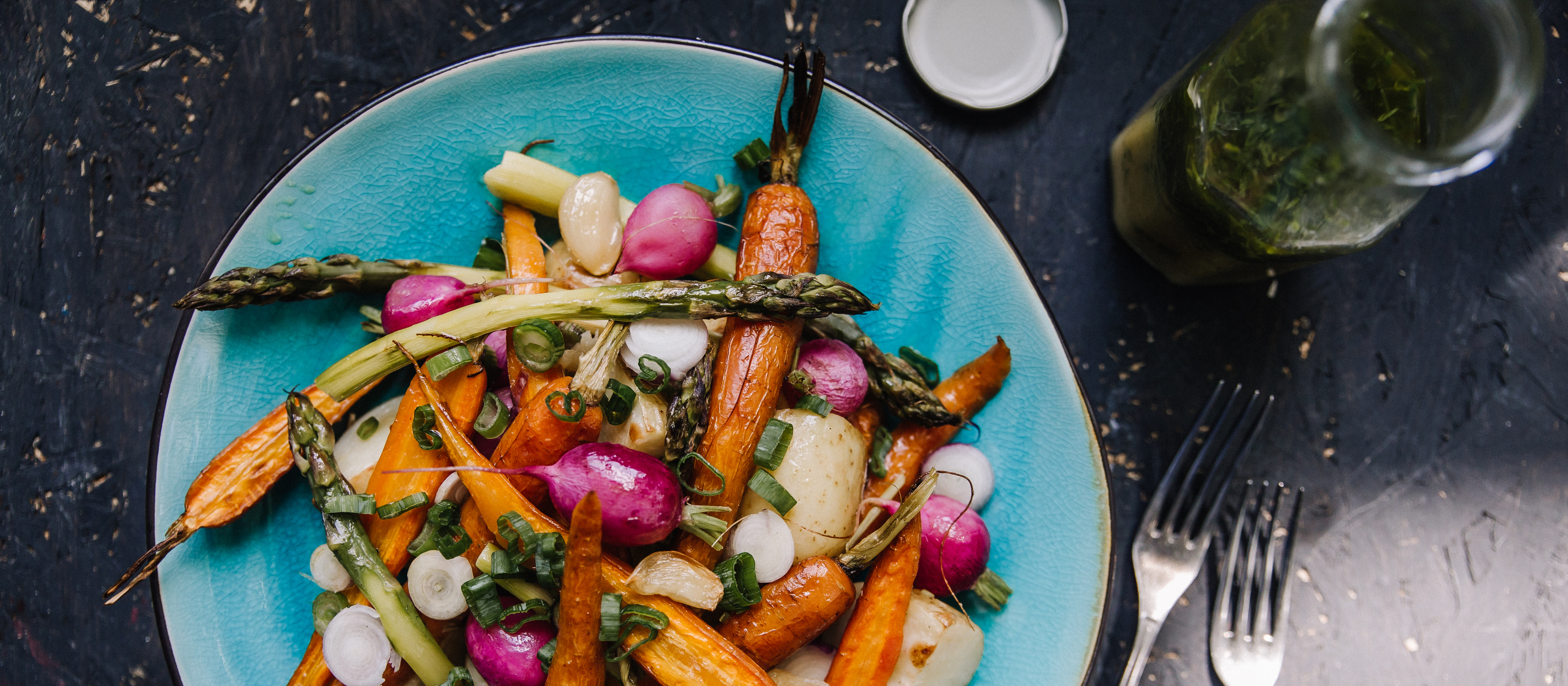 Paahdetut varhaisvihannekset ja tillivinegretti