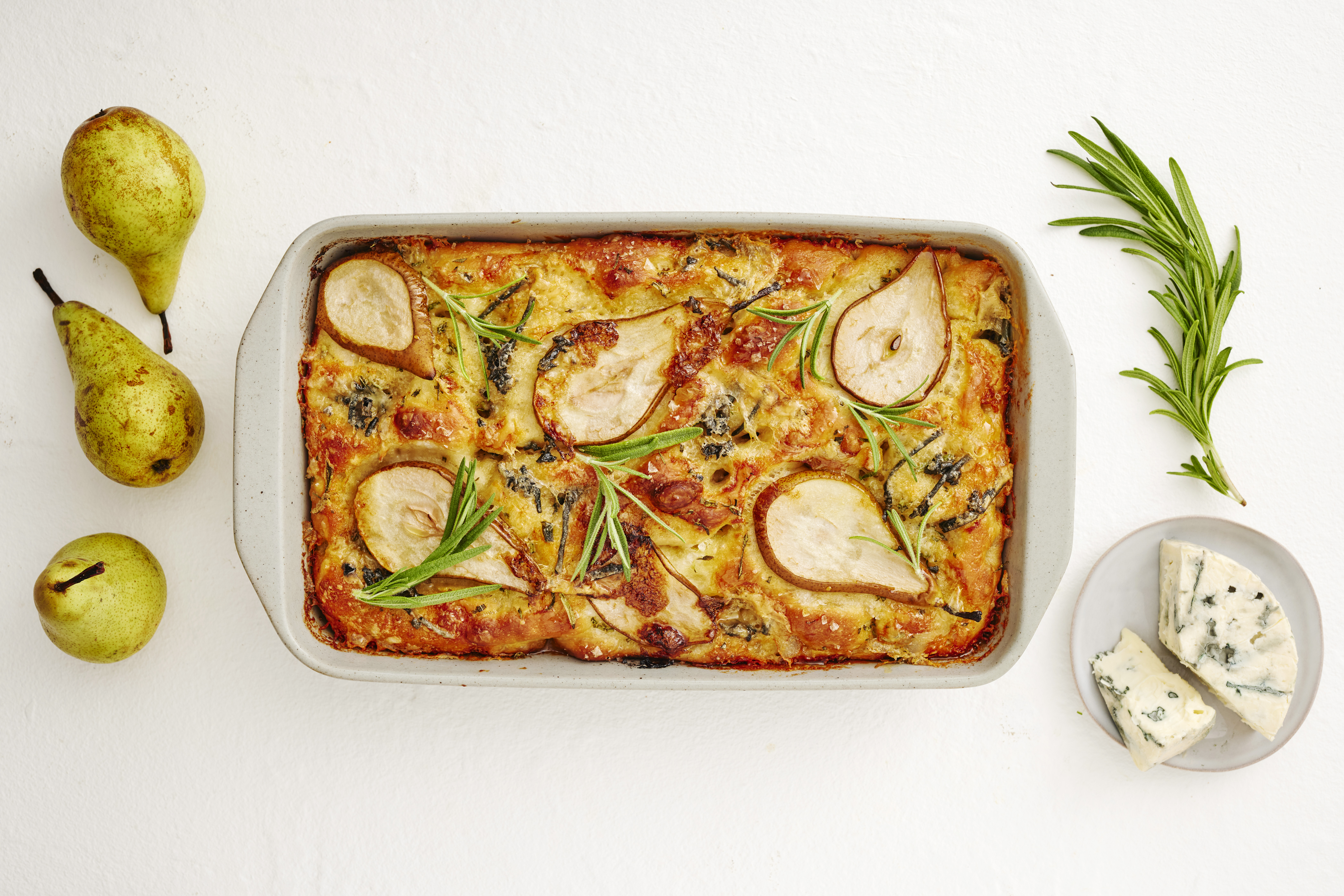 Päärynä-sinihomejuustofocaccia