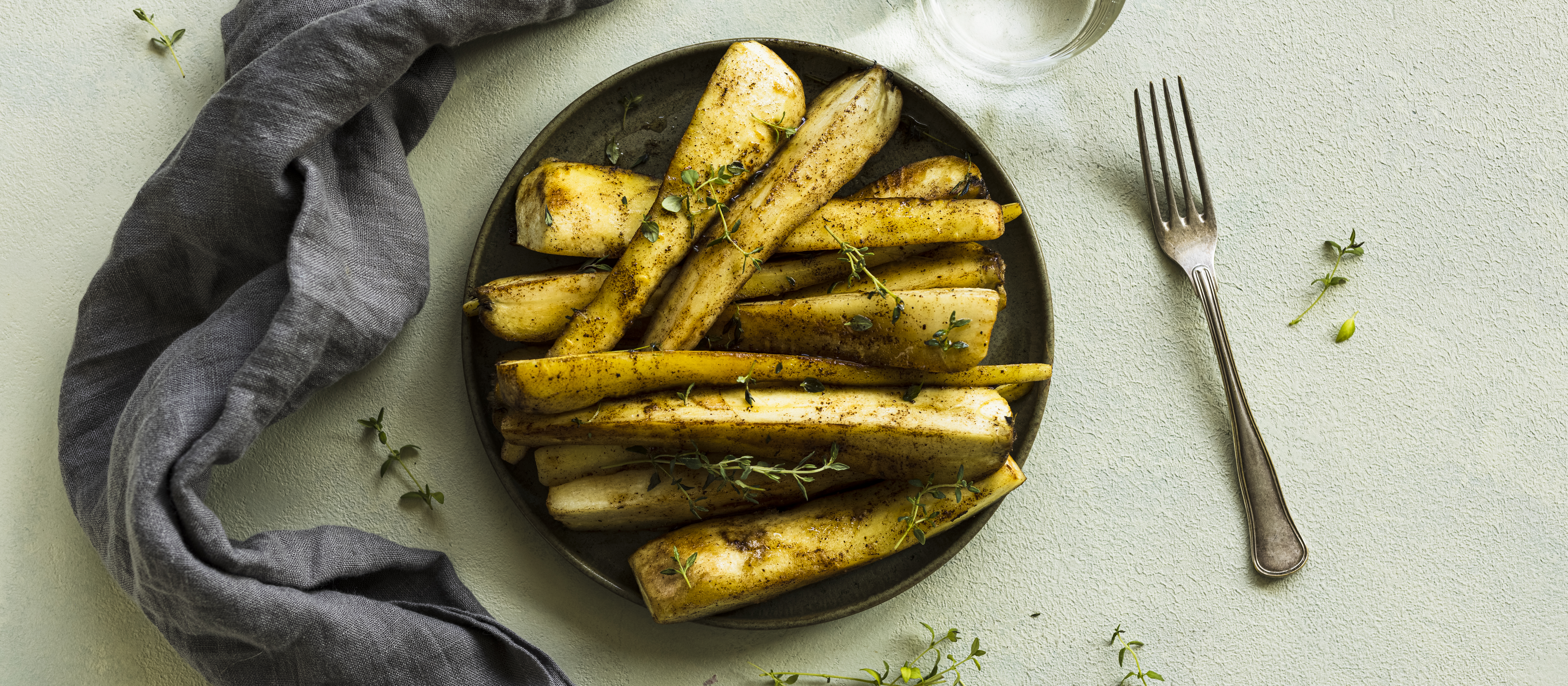 Palsternakat ja ruskistettu yrttivoi