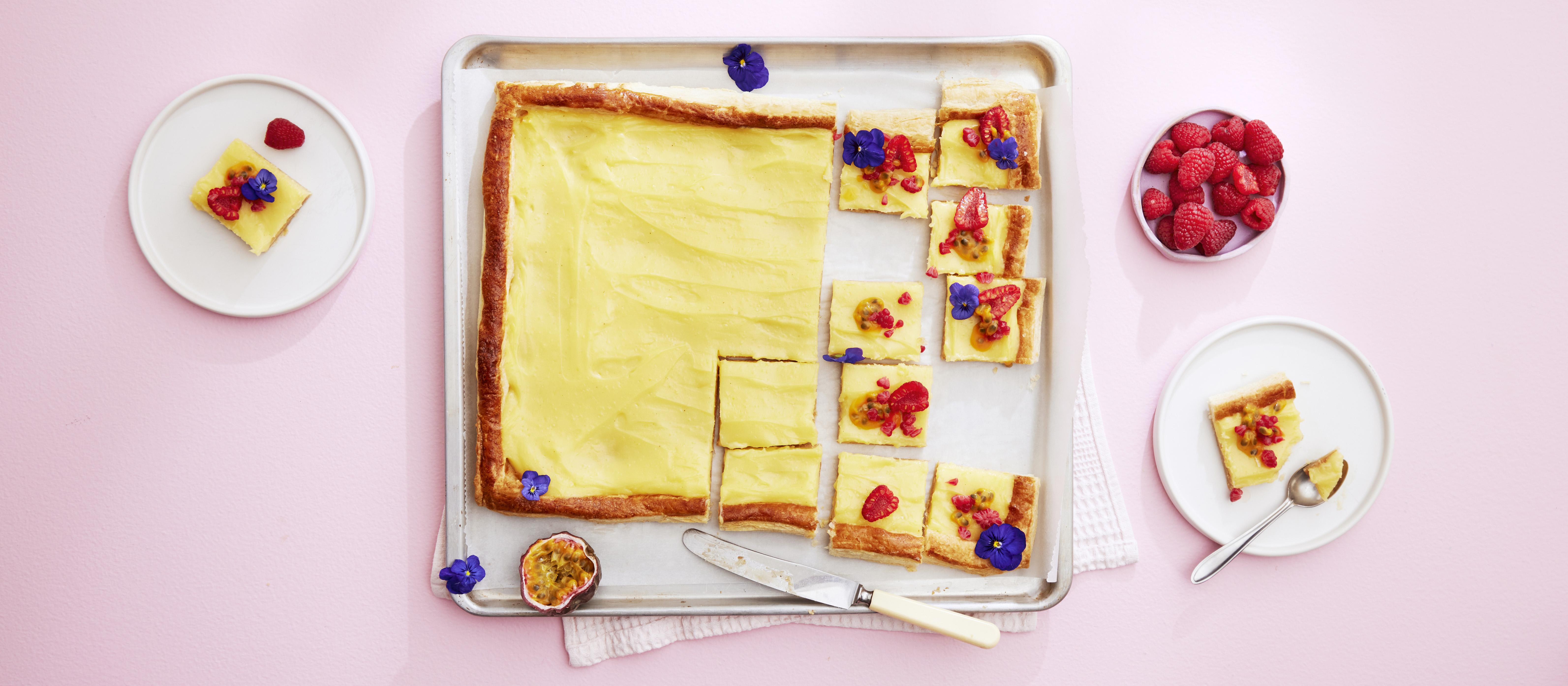 Pastel de nata pellillä