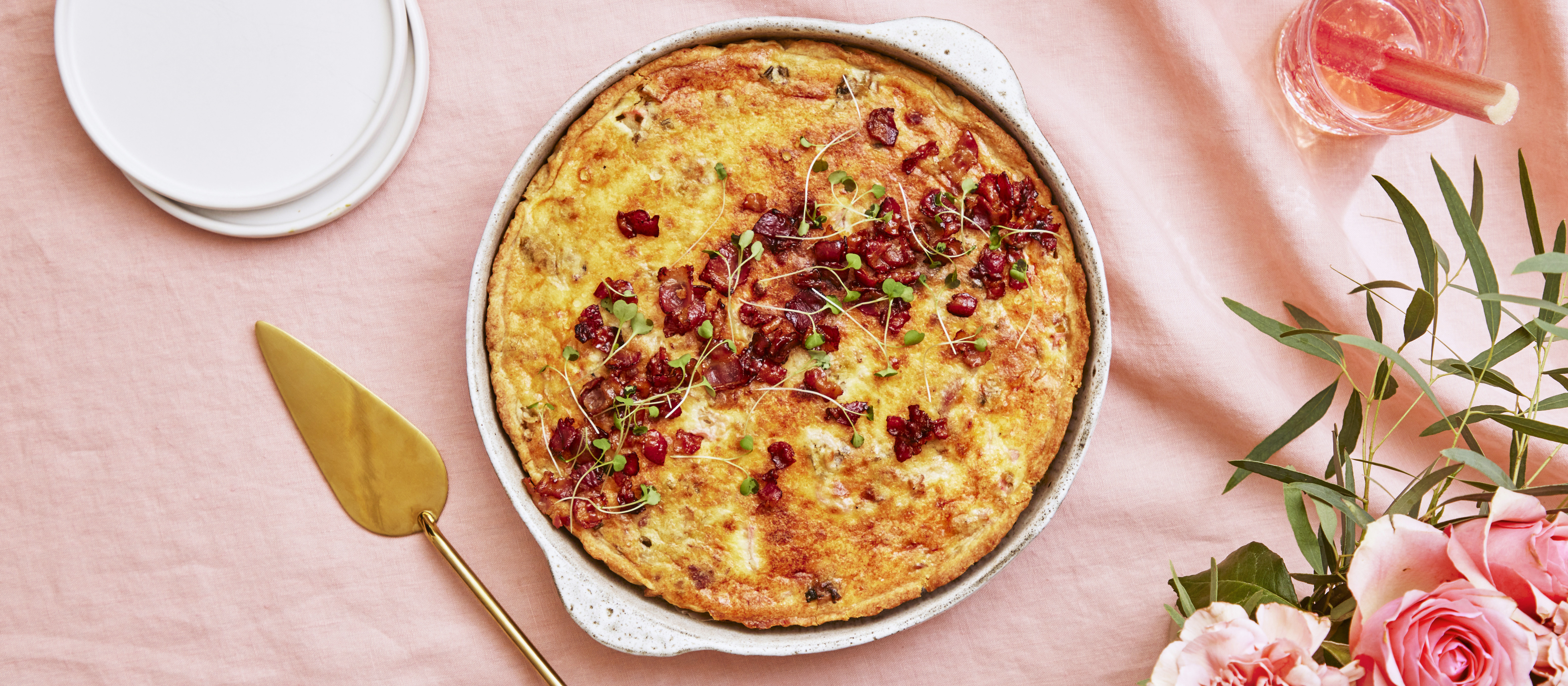 Raparperi-pekonipiirakka