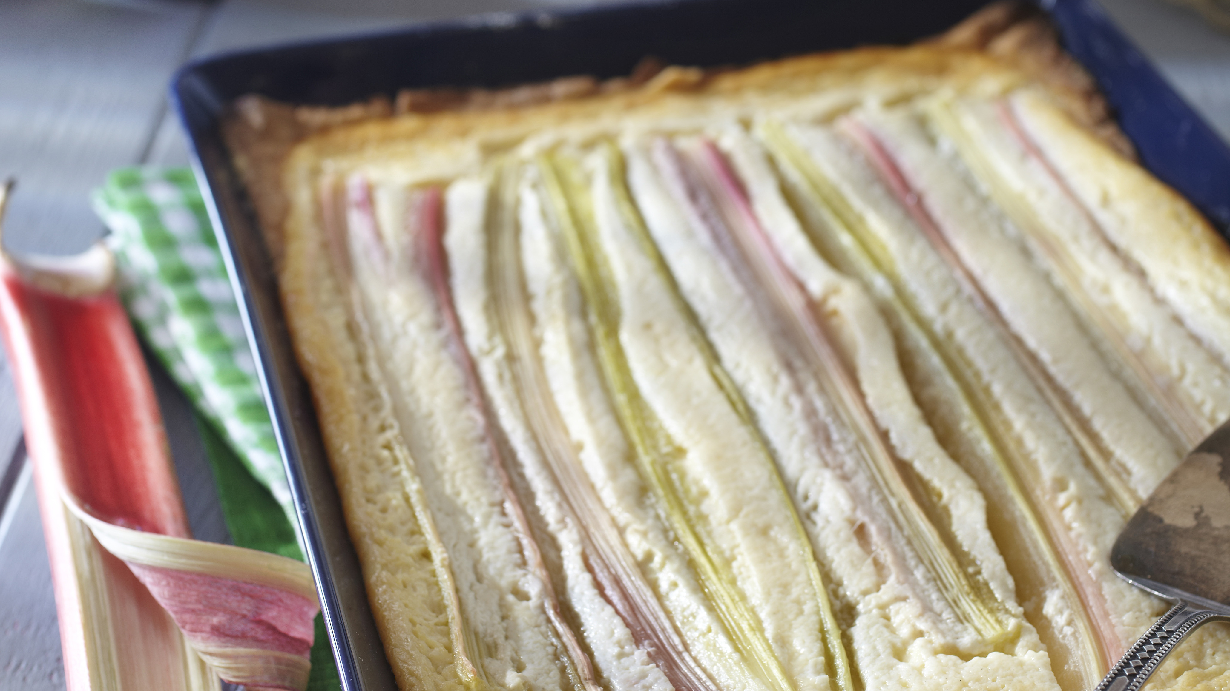 Raparperi-rahkapiirakka