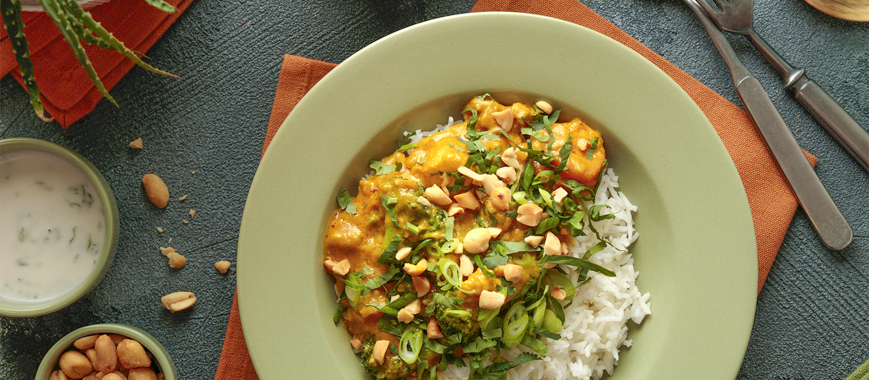 Täyteläinen maapähkinäcurry