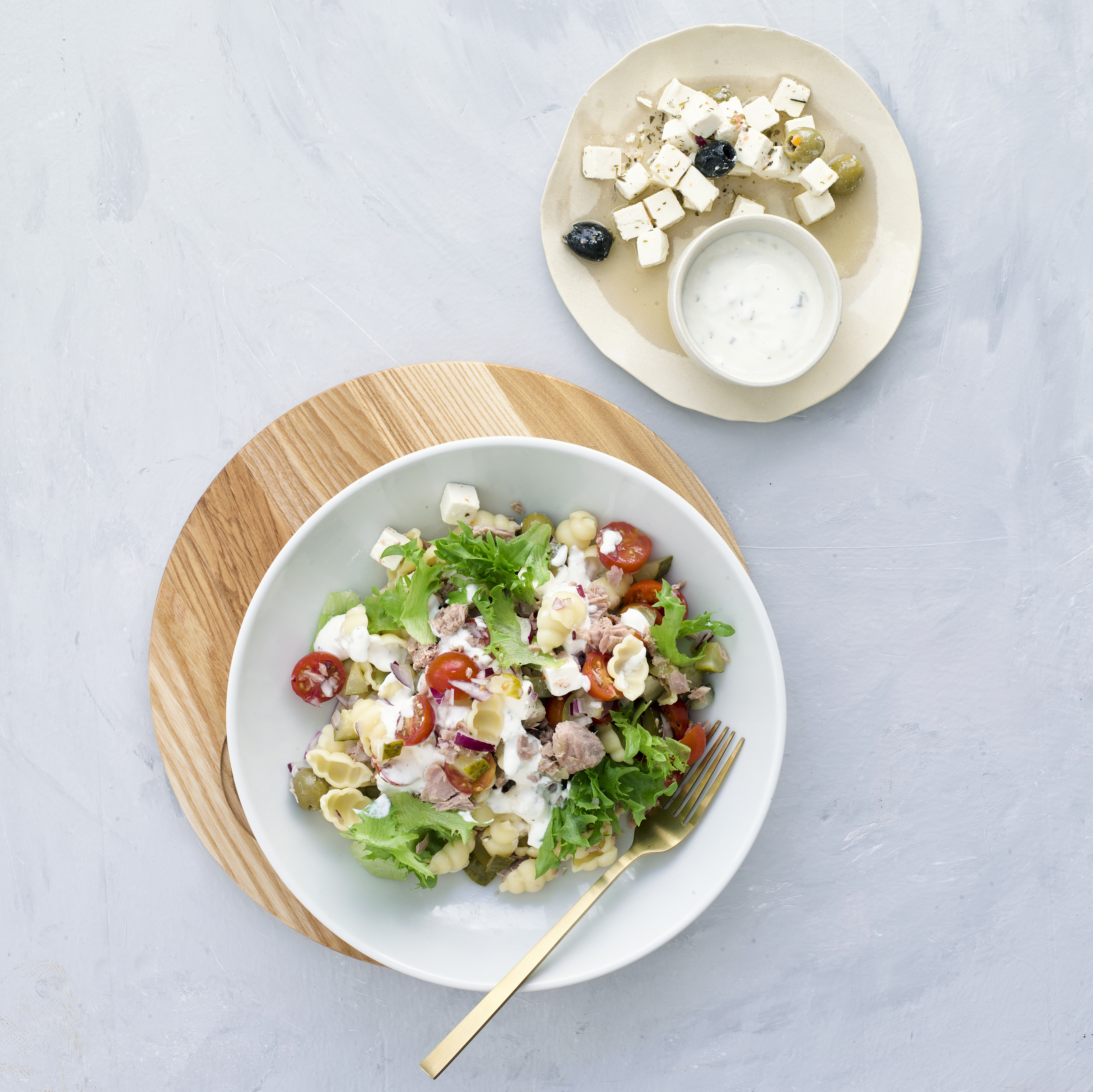 Tonnikala-pastasalaatti