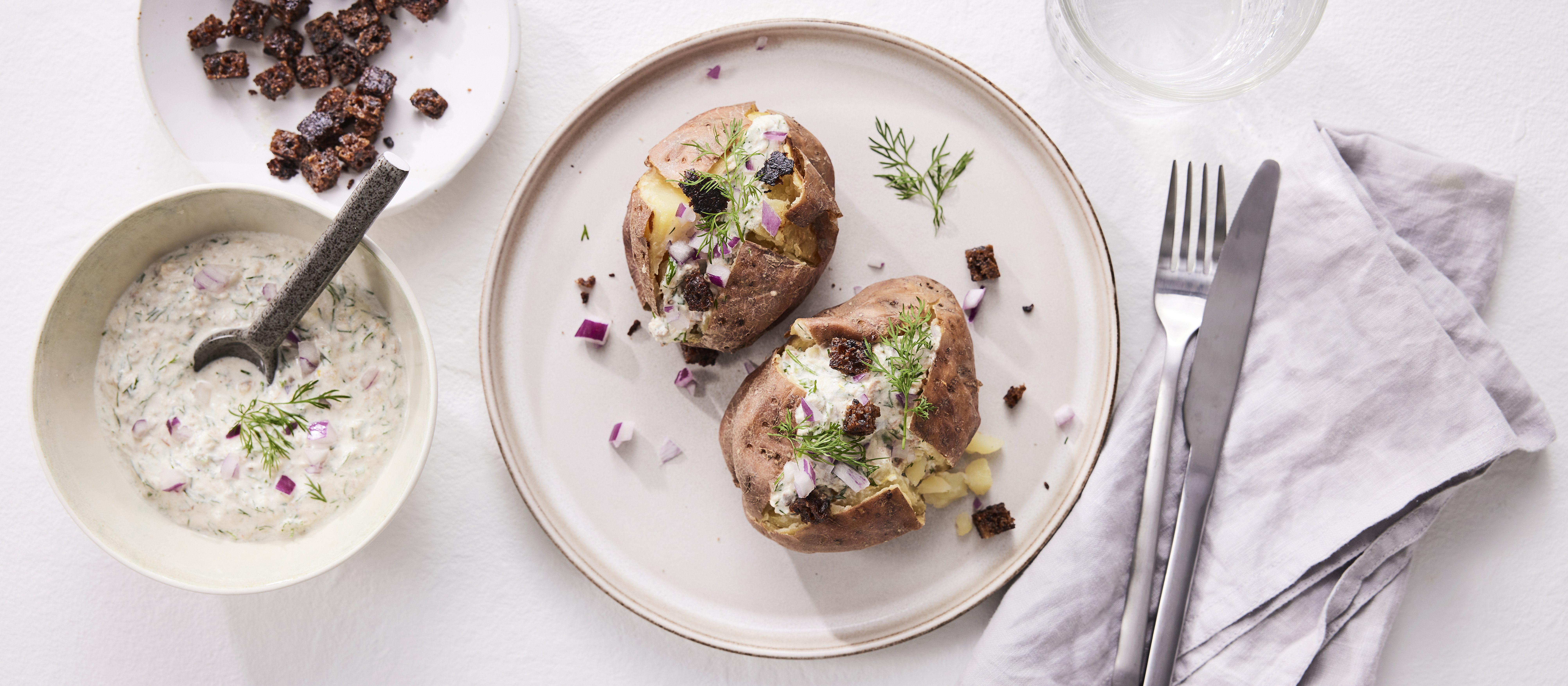 Uuniperunat ja luonnonkalatäyte