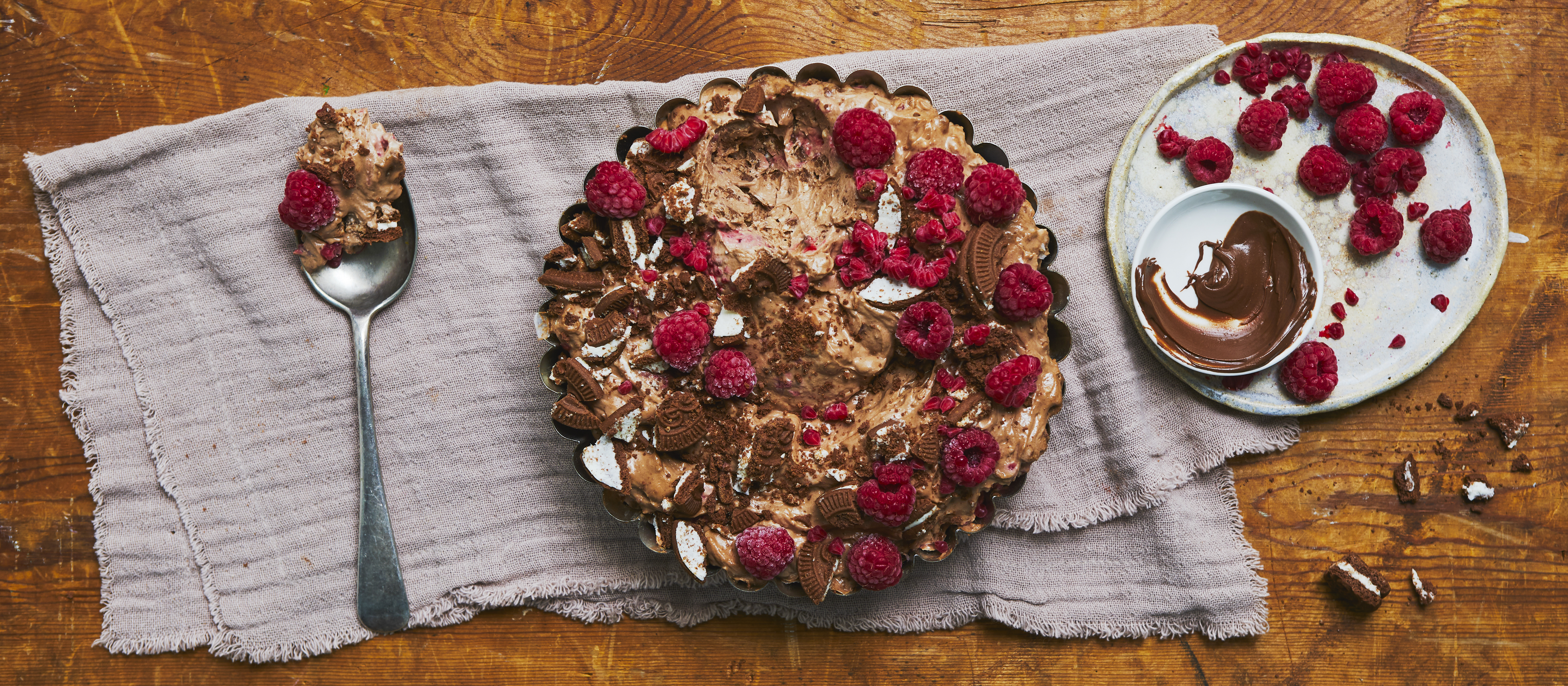 Vadelma-suklaatiramisu