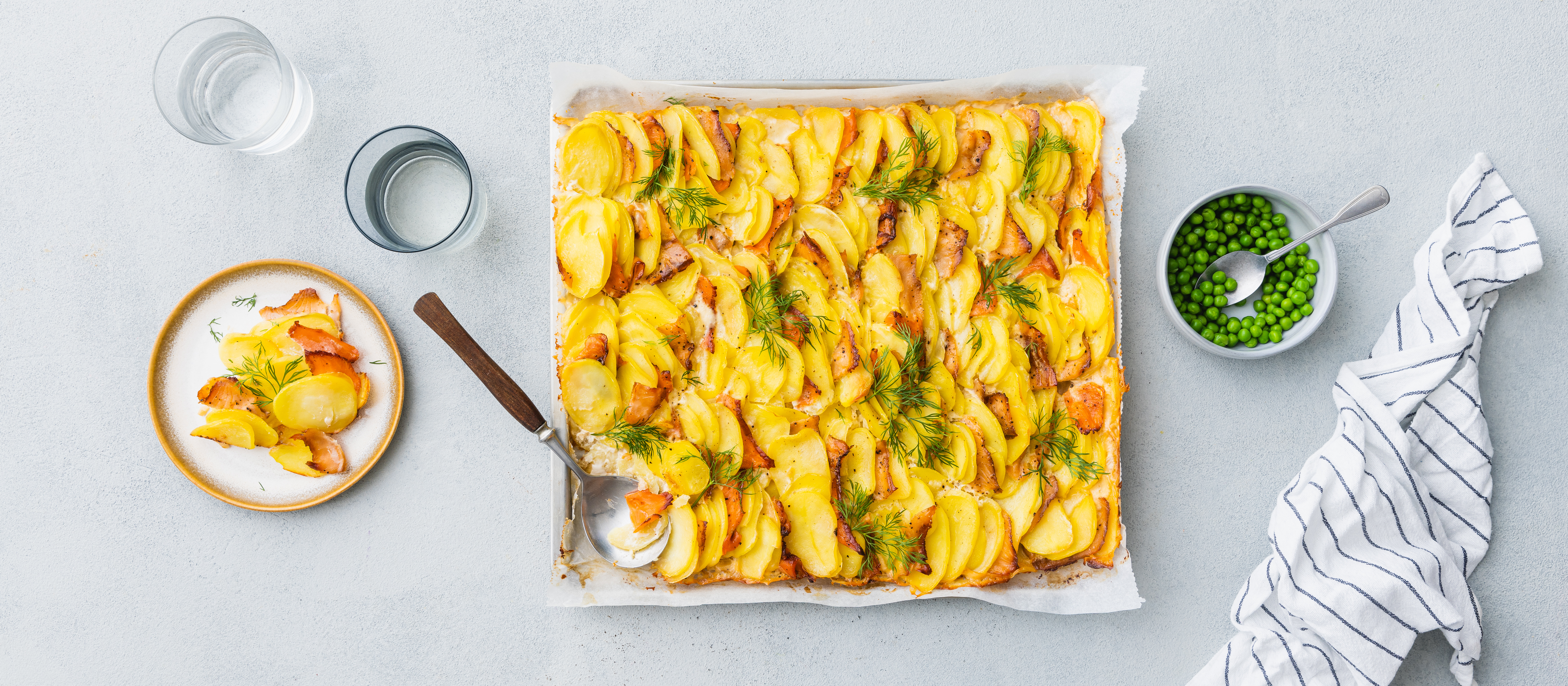 Valkosipuliperuna-kylmäsavulohipelti