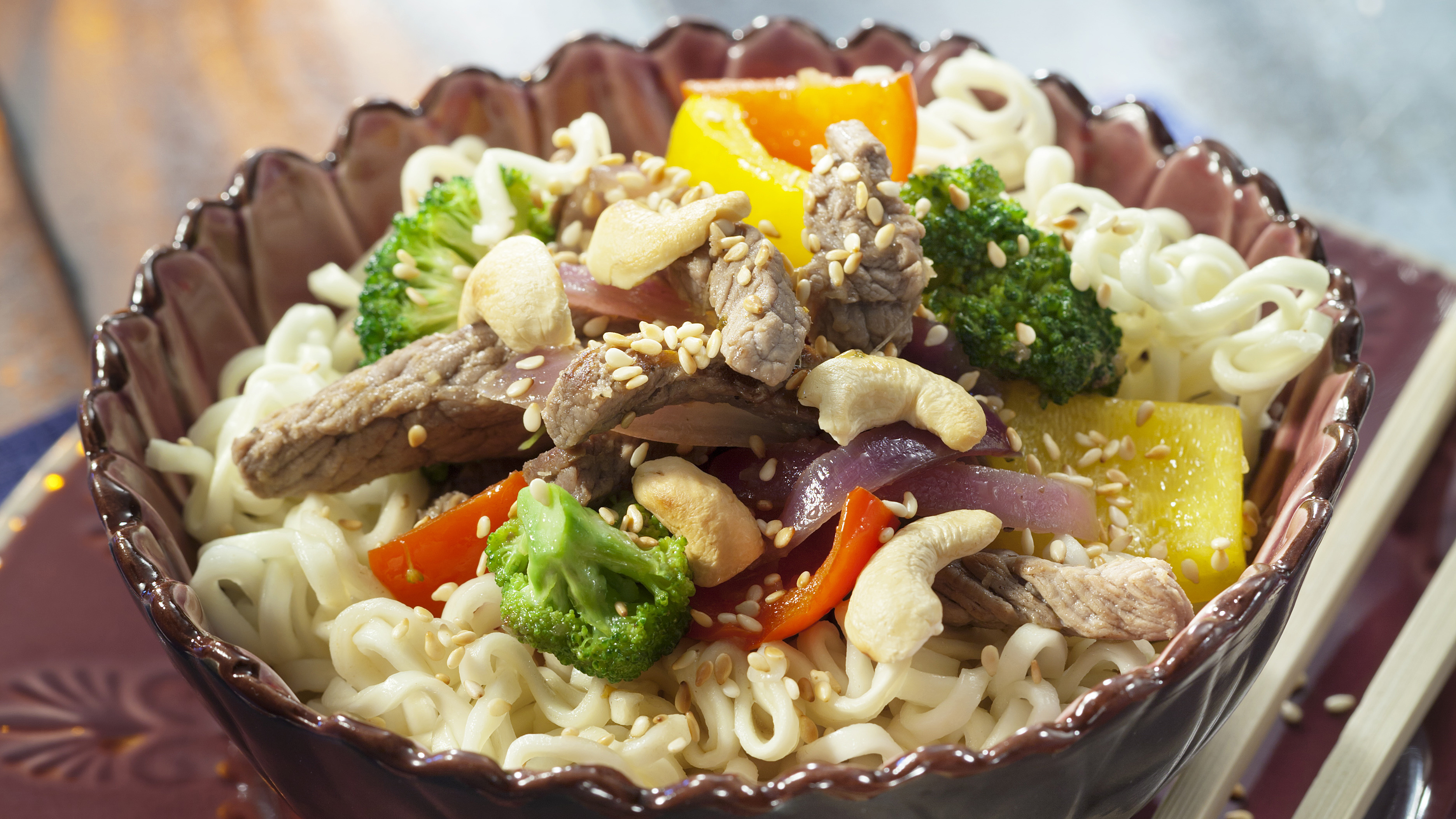 Värikäs härkäwokki