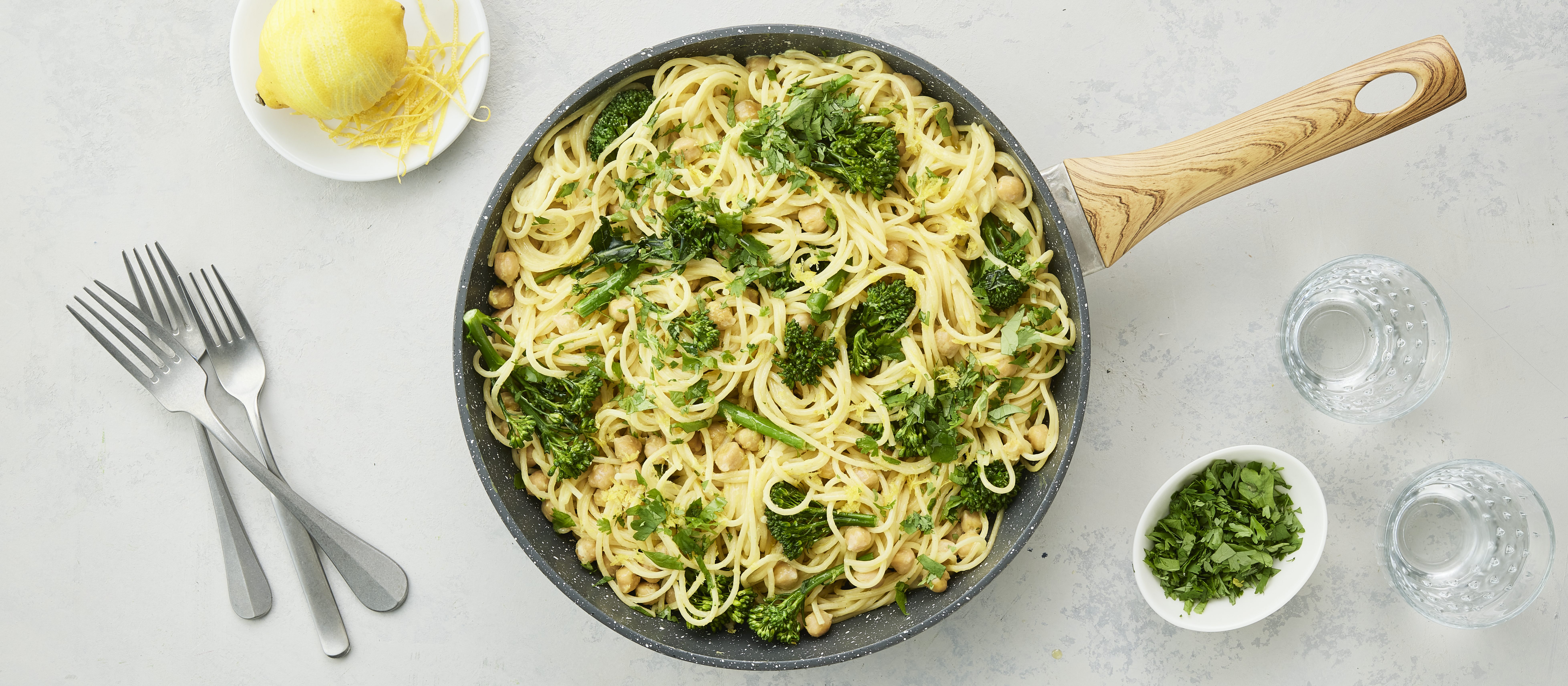 Varsiparsakaali-kikhernelimonello