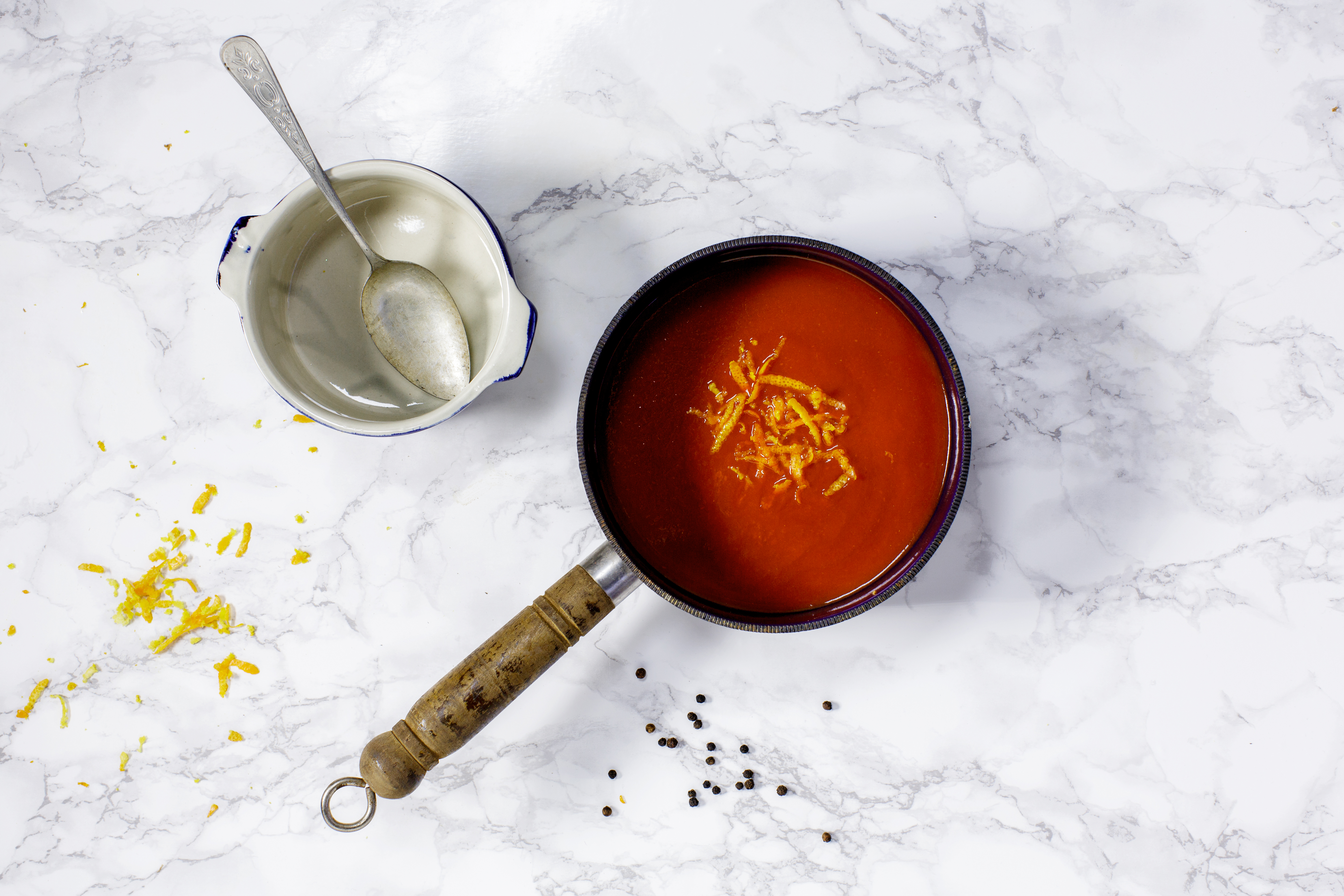 Appelsiininen porkkanakeitto