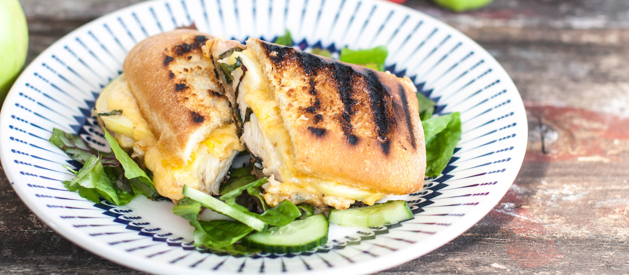 Omenainen cheddar-kanaleipä