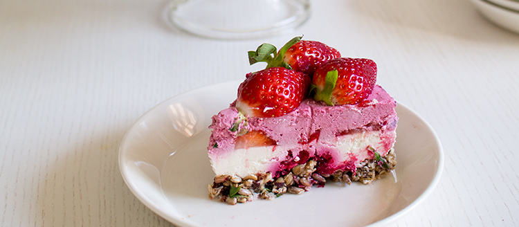 Kookoskerma-marjakakku