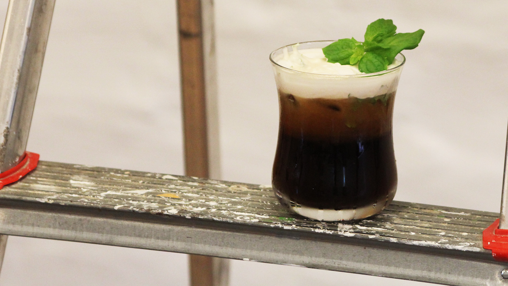 Minttu-kookos cold brew