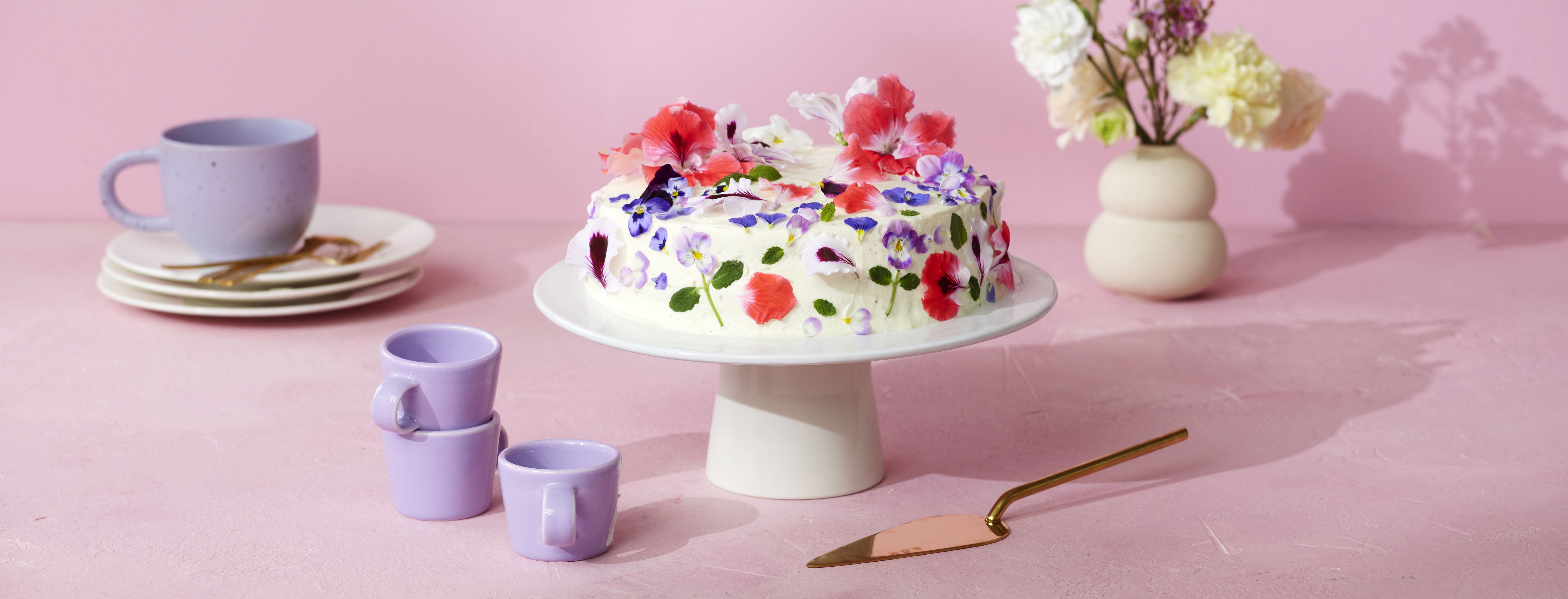 Gluteeniton täytekakku