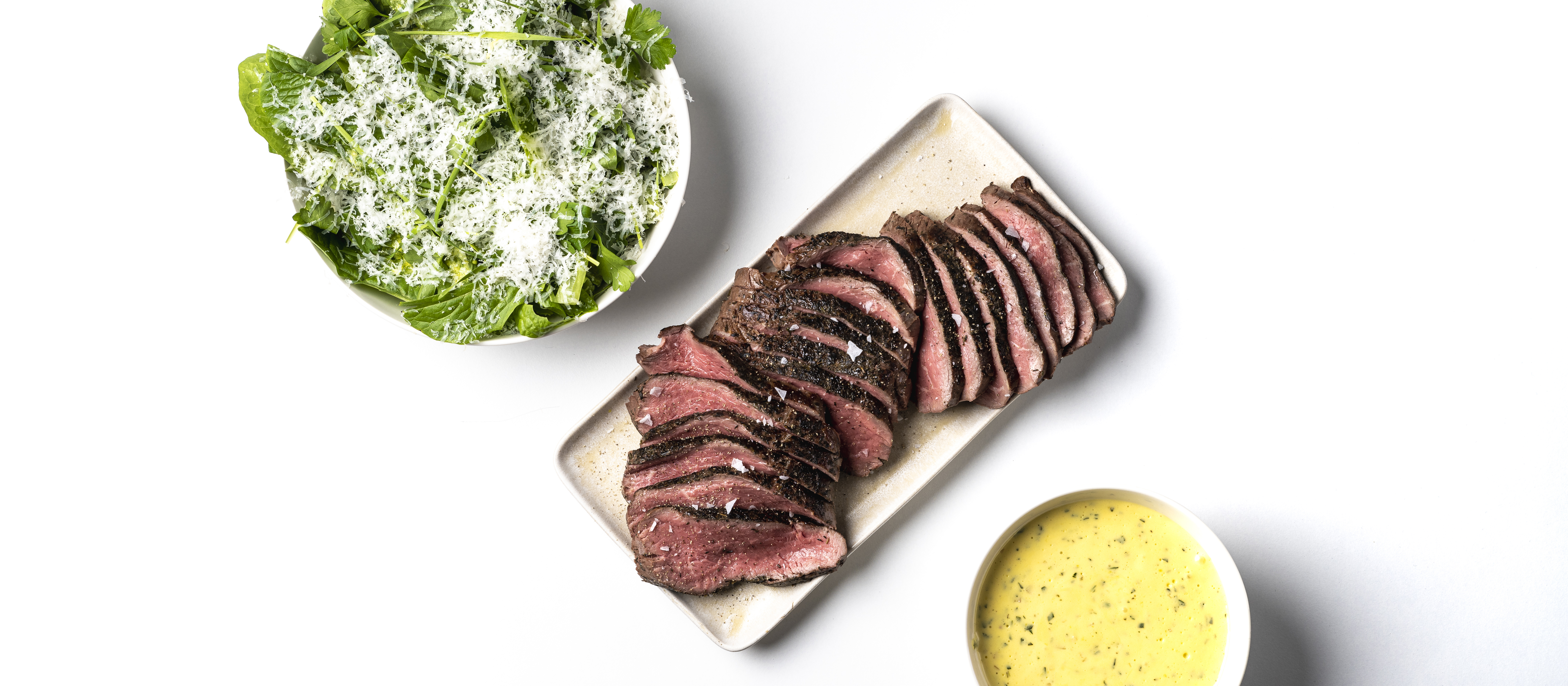 Grillattua naudan ulkofileetä ja bearnaisekastiketta