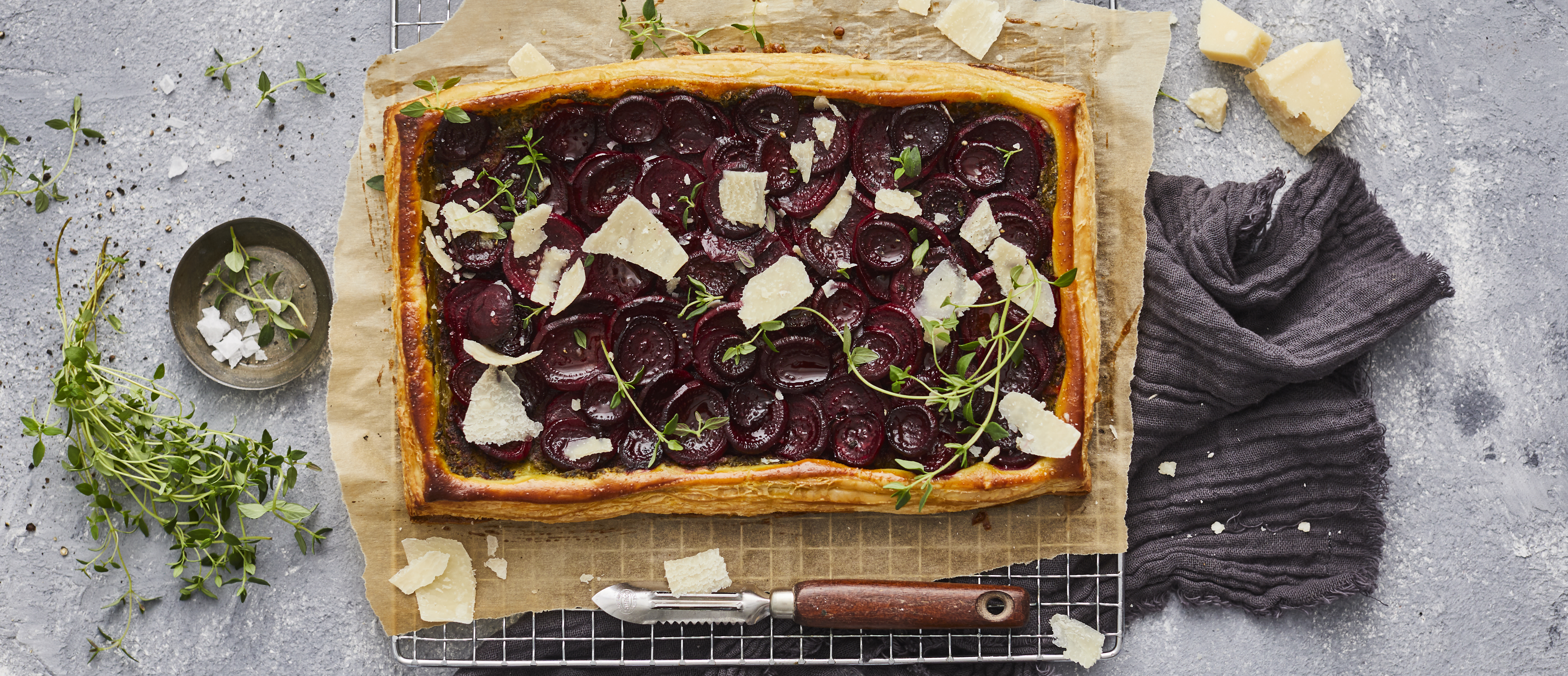 Helppo punajuuripiirakka