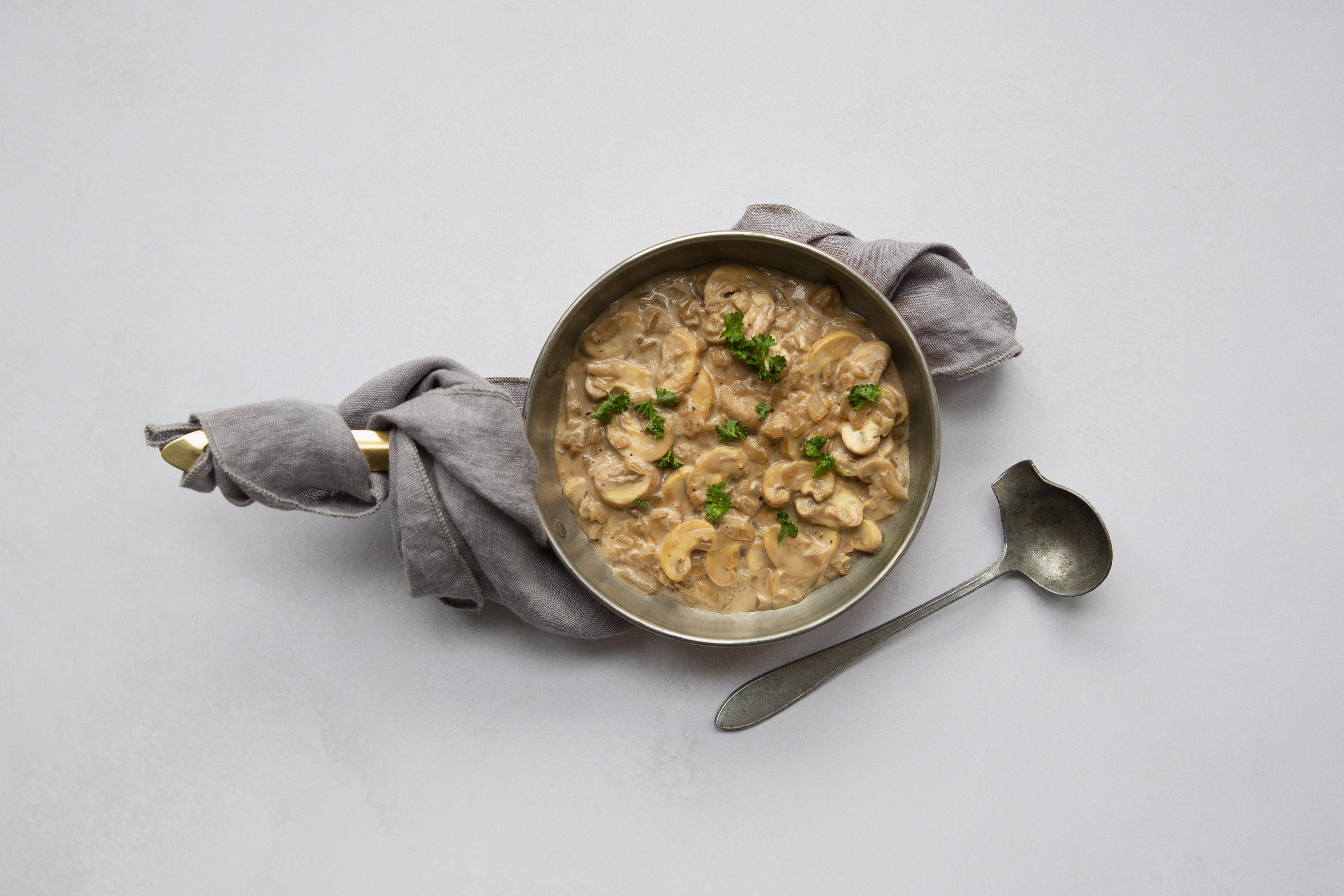 Helppo herkkusienikastike