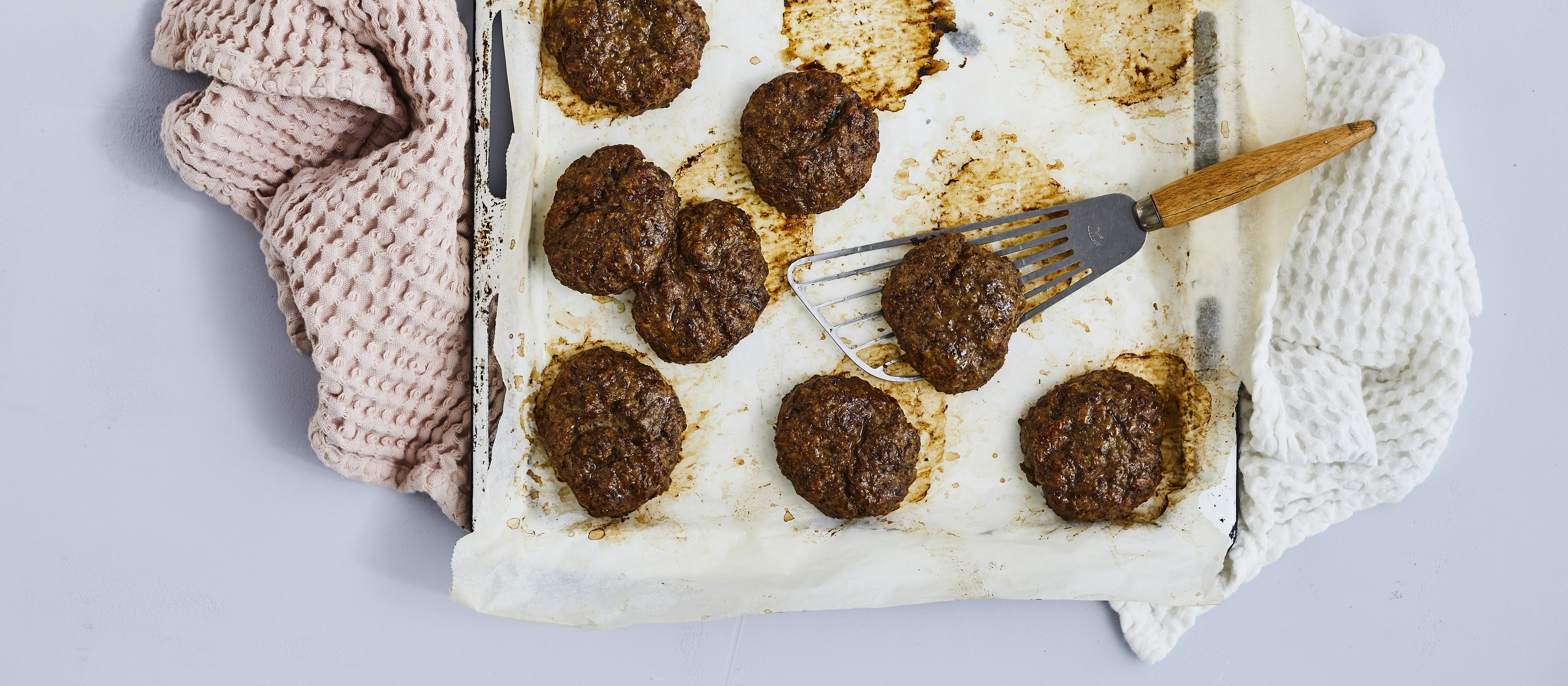 Jauhelihapihvit uunissa