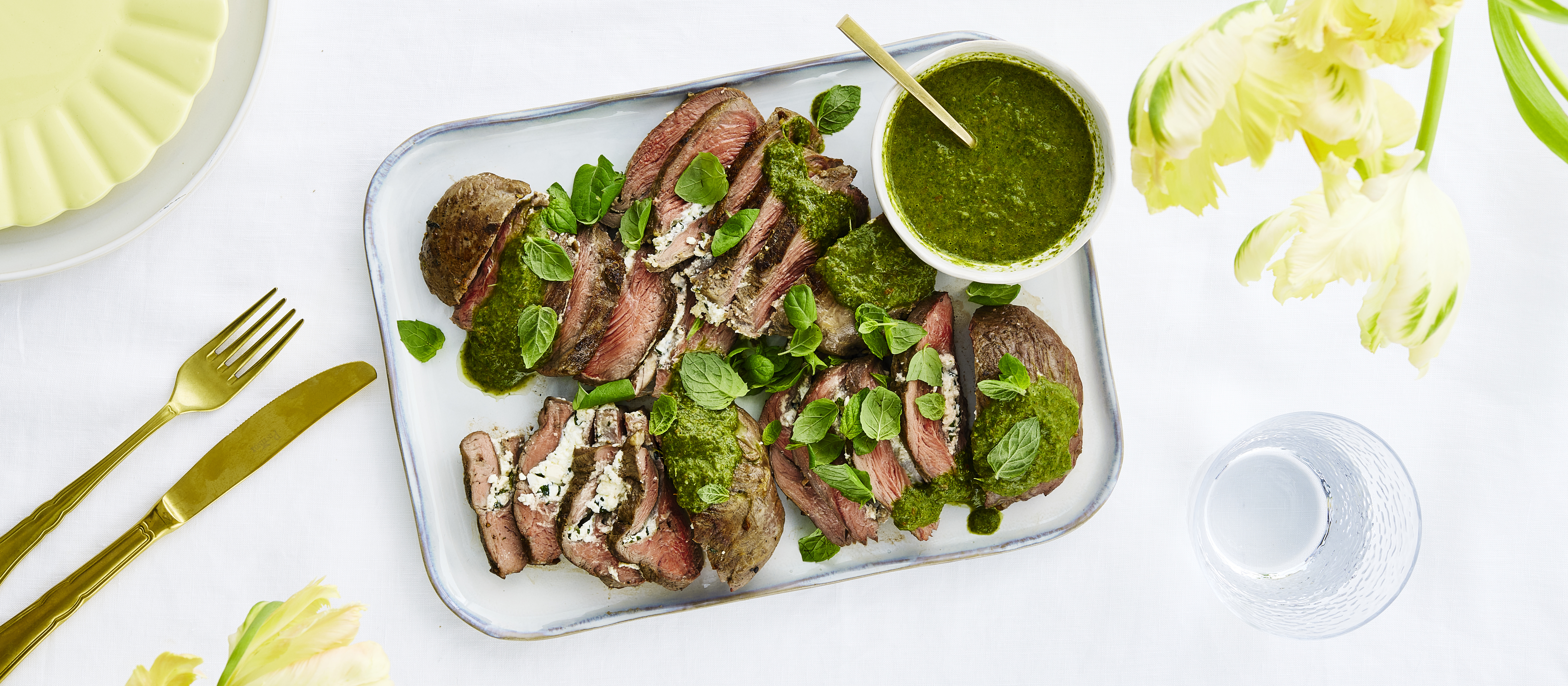 Karitsan paahtopaisti feta-minttutäytteellä