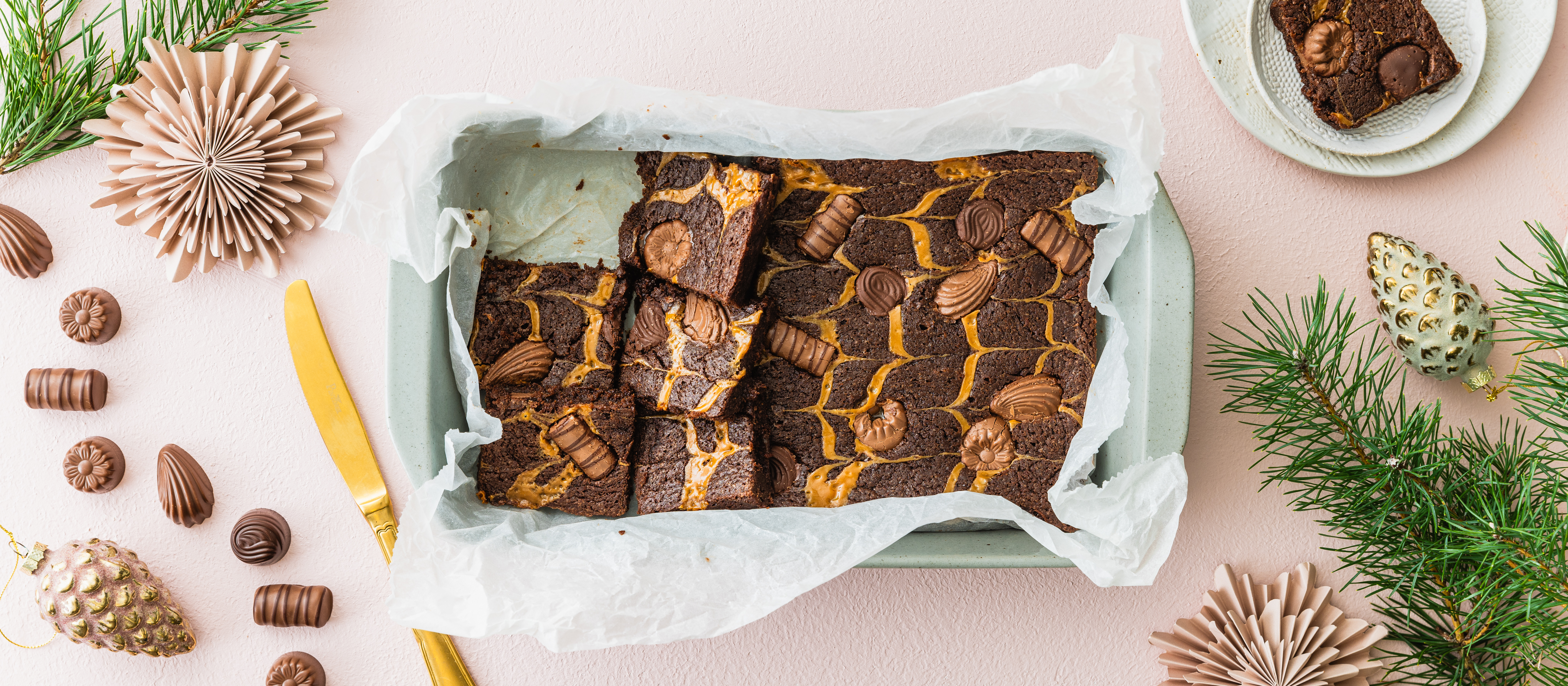 Kinuski-joulukonvehtibrownie