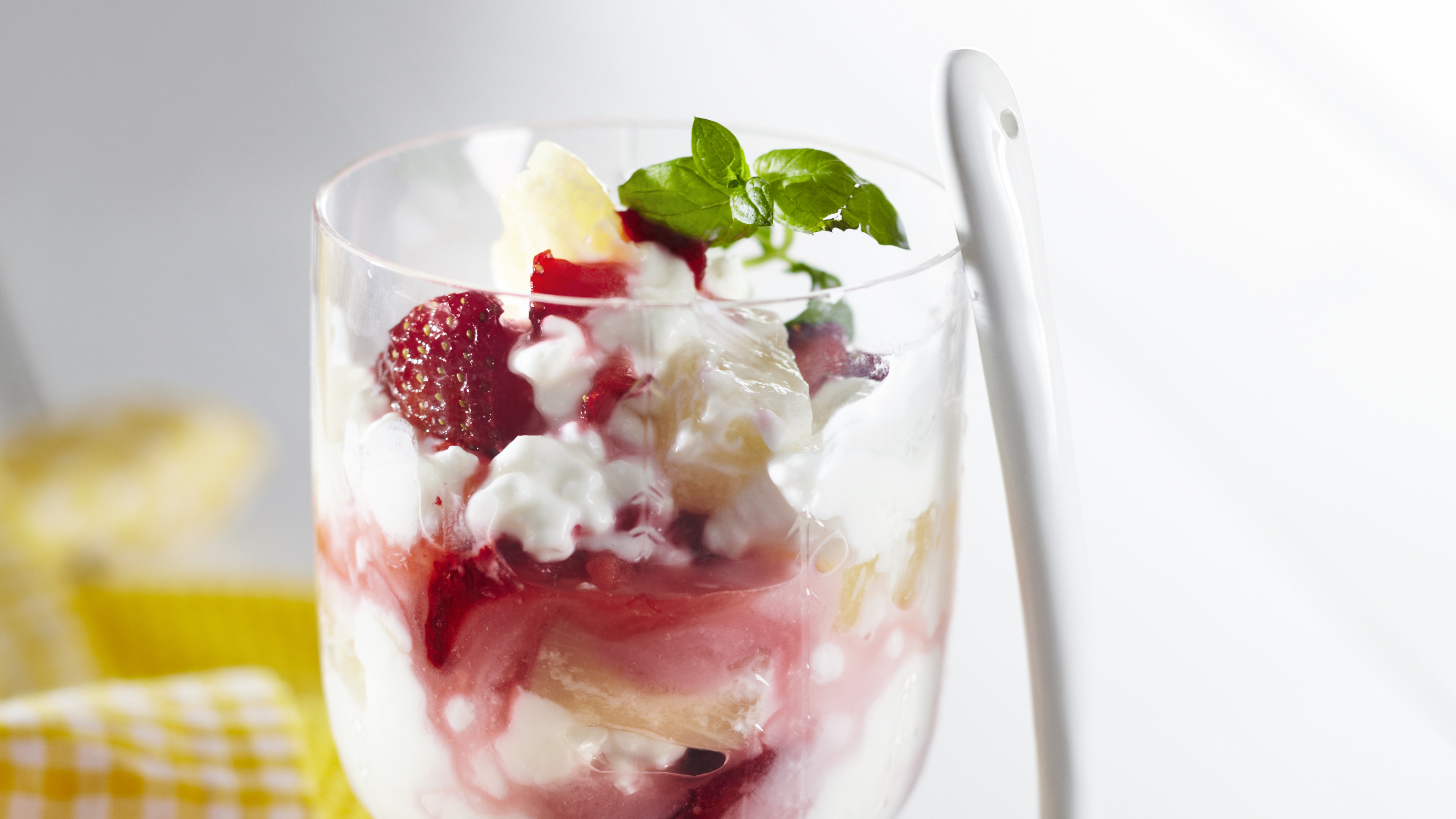 Raejuusto-rahkavälipala