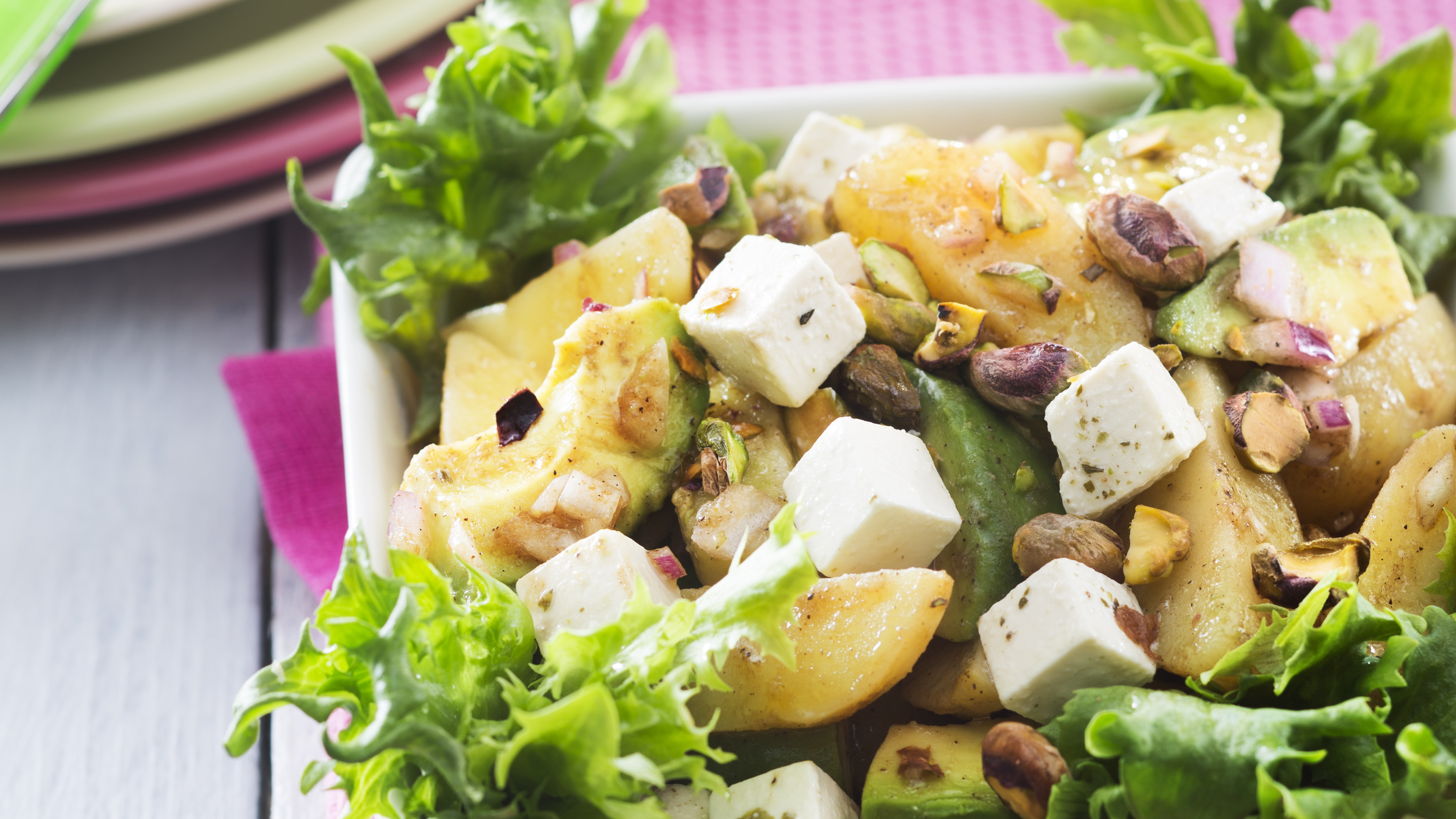 Peruna-fetajuustosalaatti