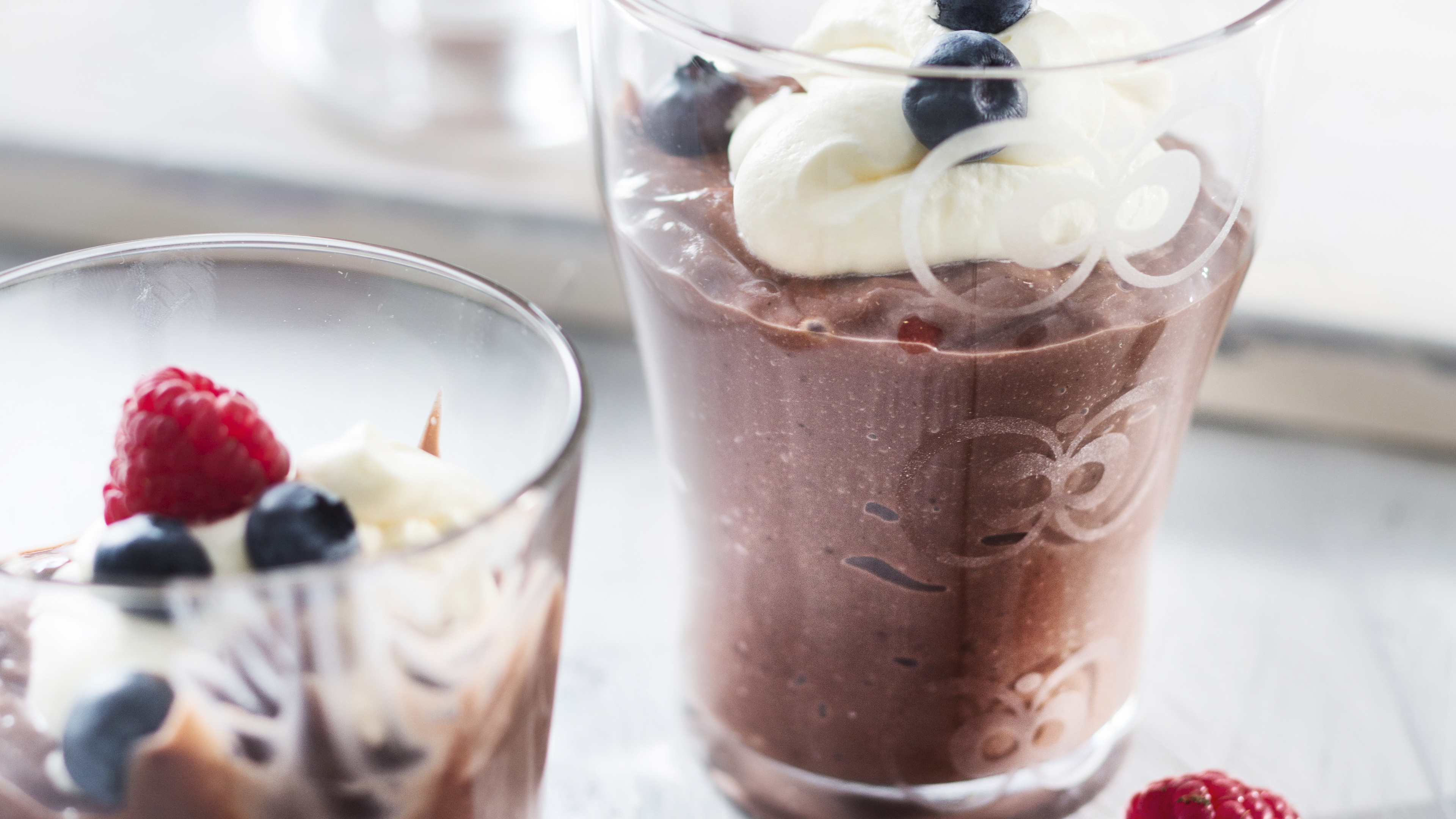 Samettinen suklaakiisseli