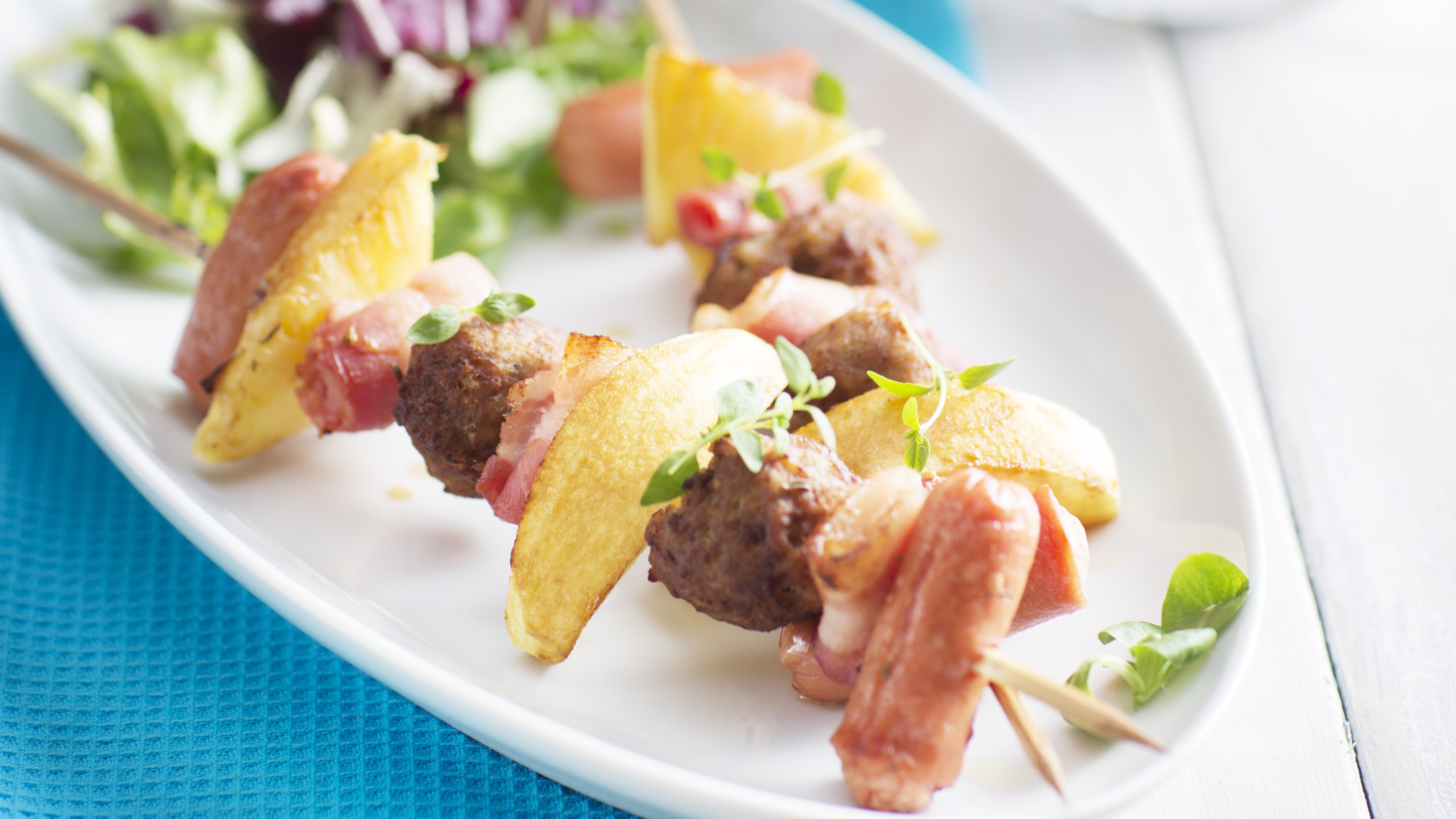 Makkara-pyörykkävartaat