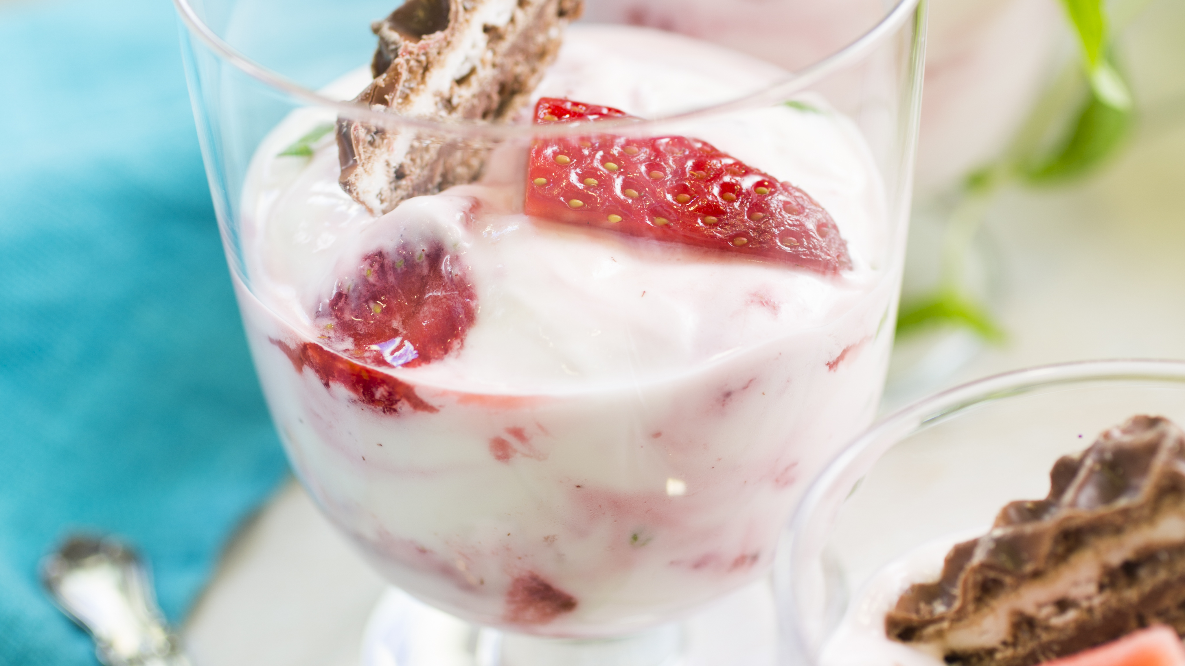 Minttuinen mansikkarahka