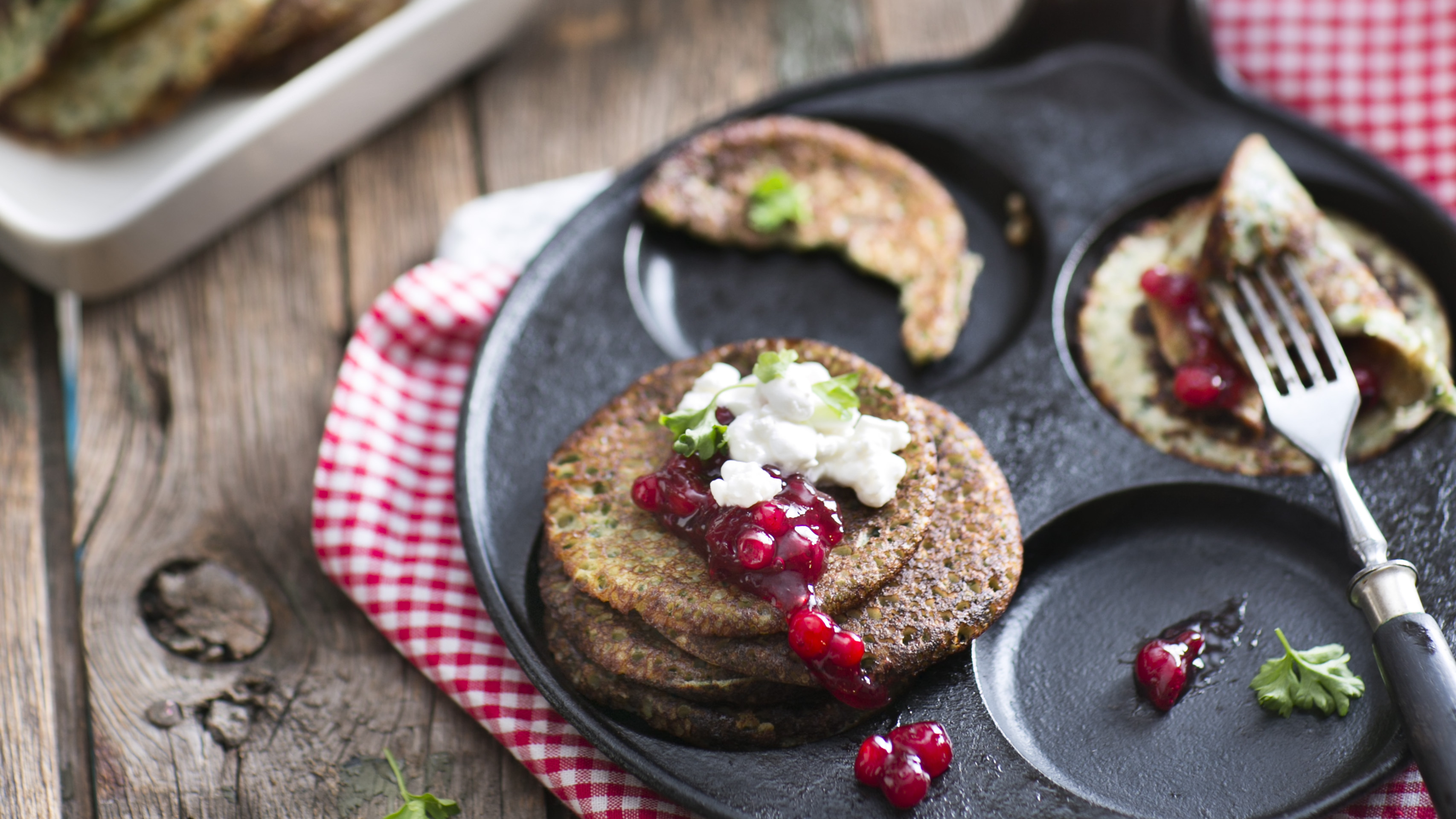 Pinaatti-grahamletut