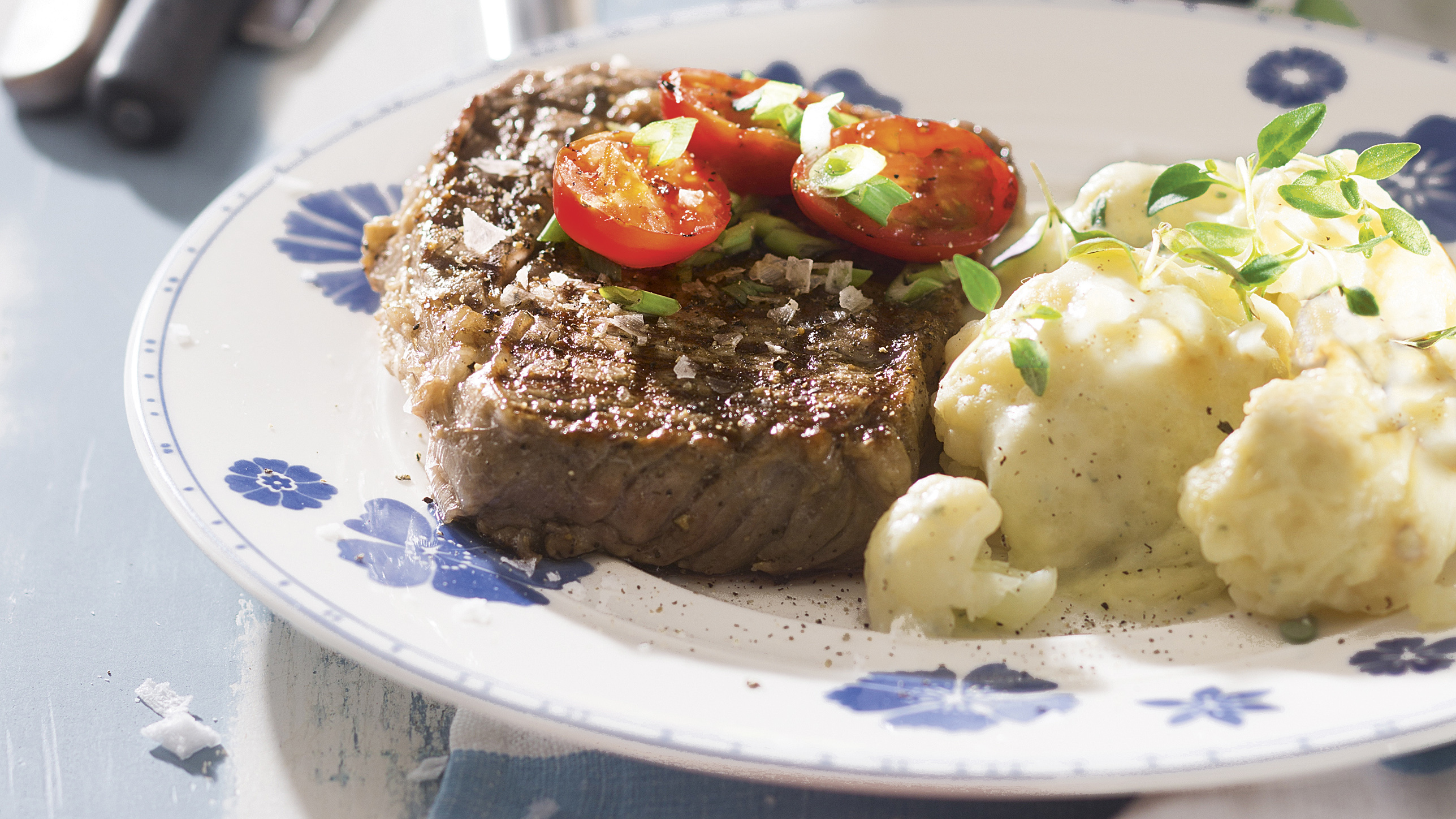 Sinihomejuustogratinoitu kukkakaali