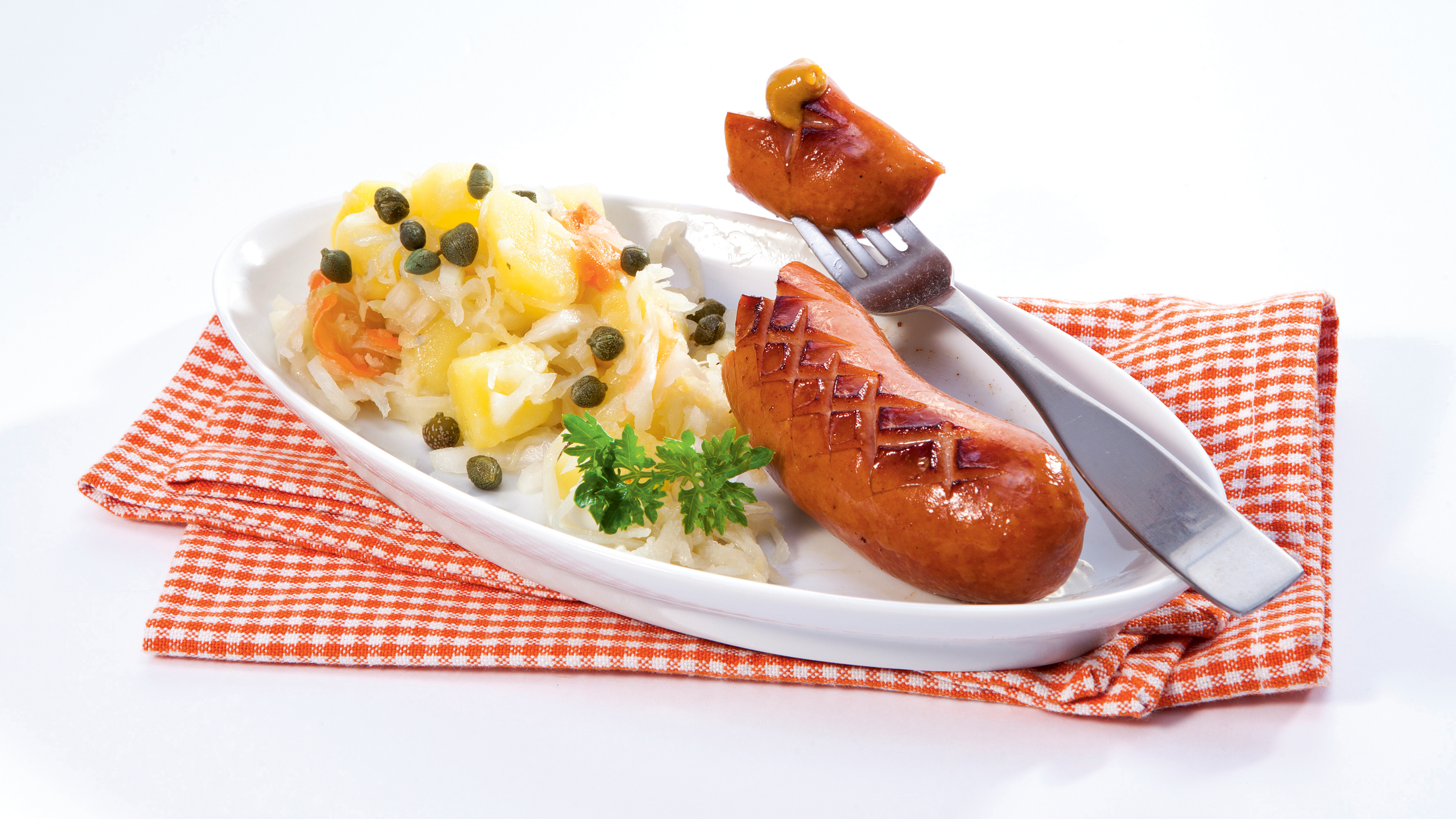 Marinoitu peruna-hapankaalisalaatti