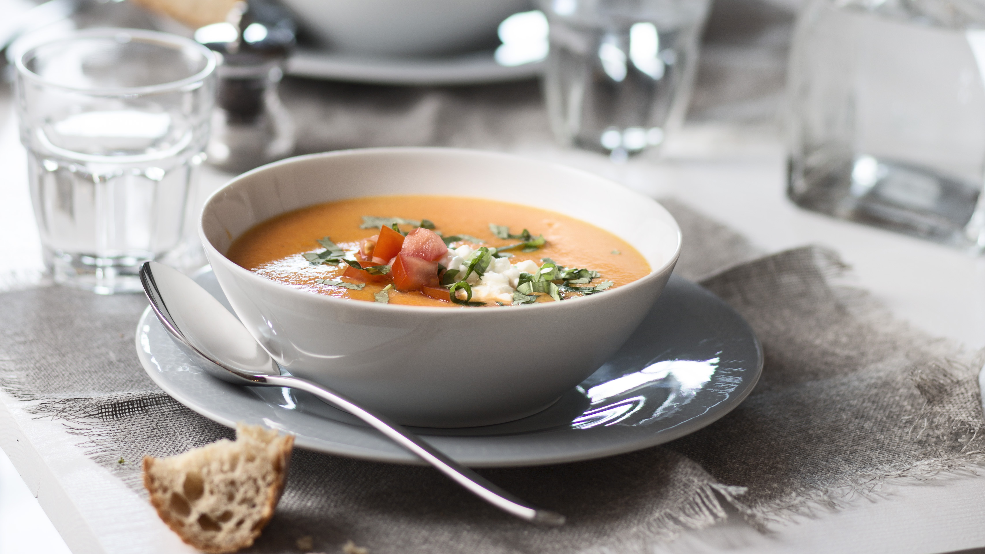 Melissan porkkanasosekeitto