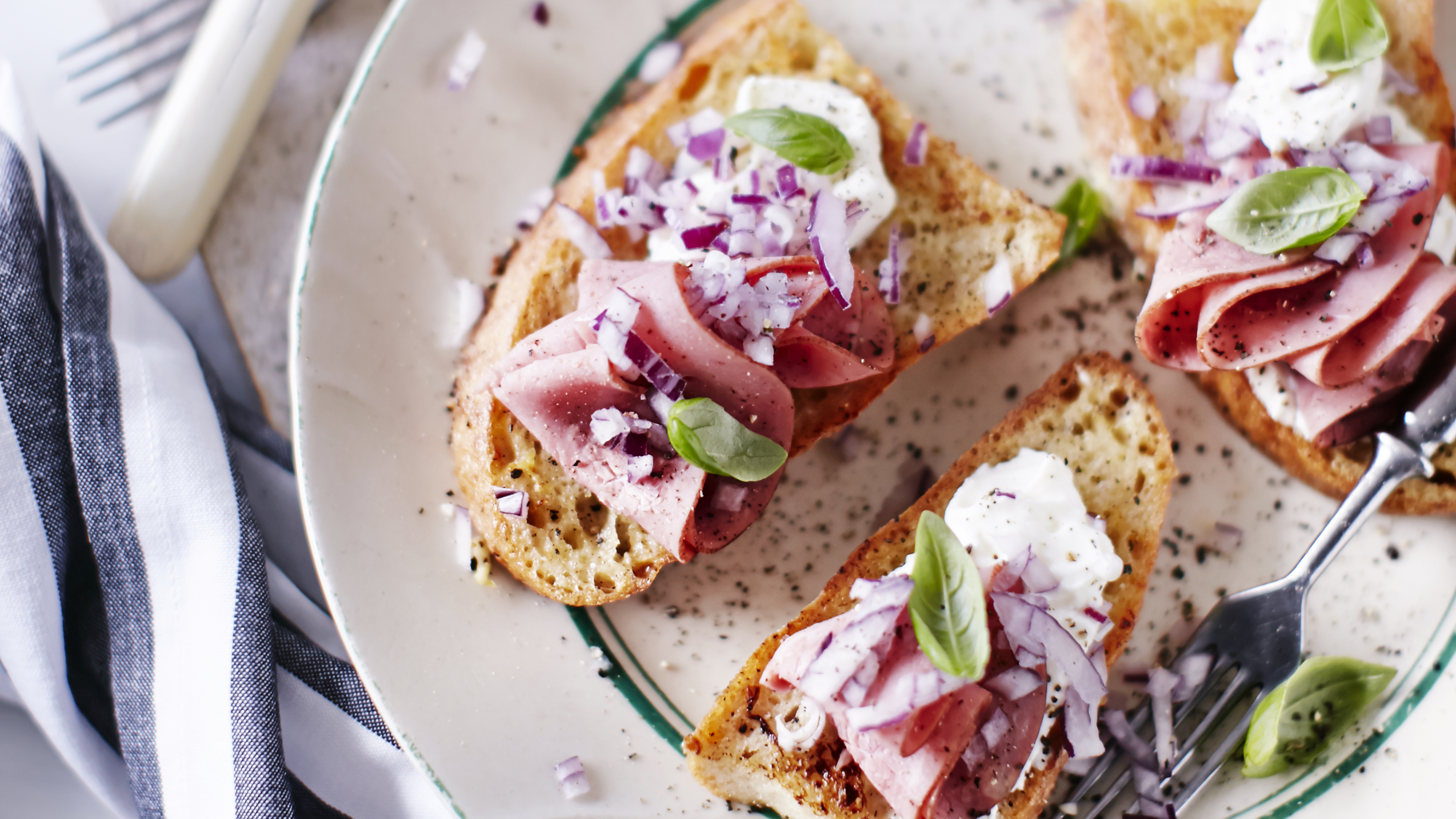 Suolaiset köyhät ritarit