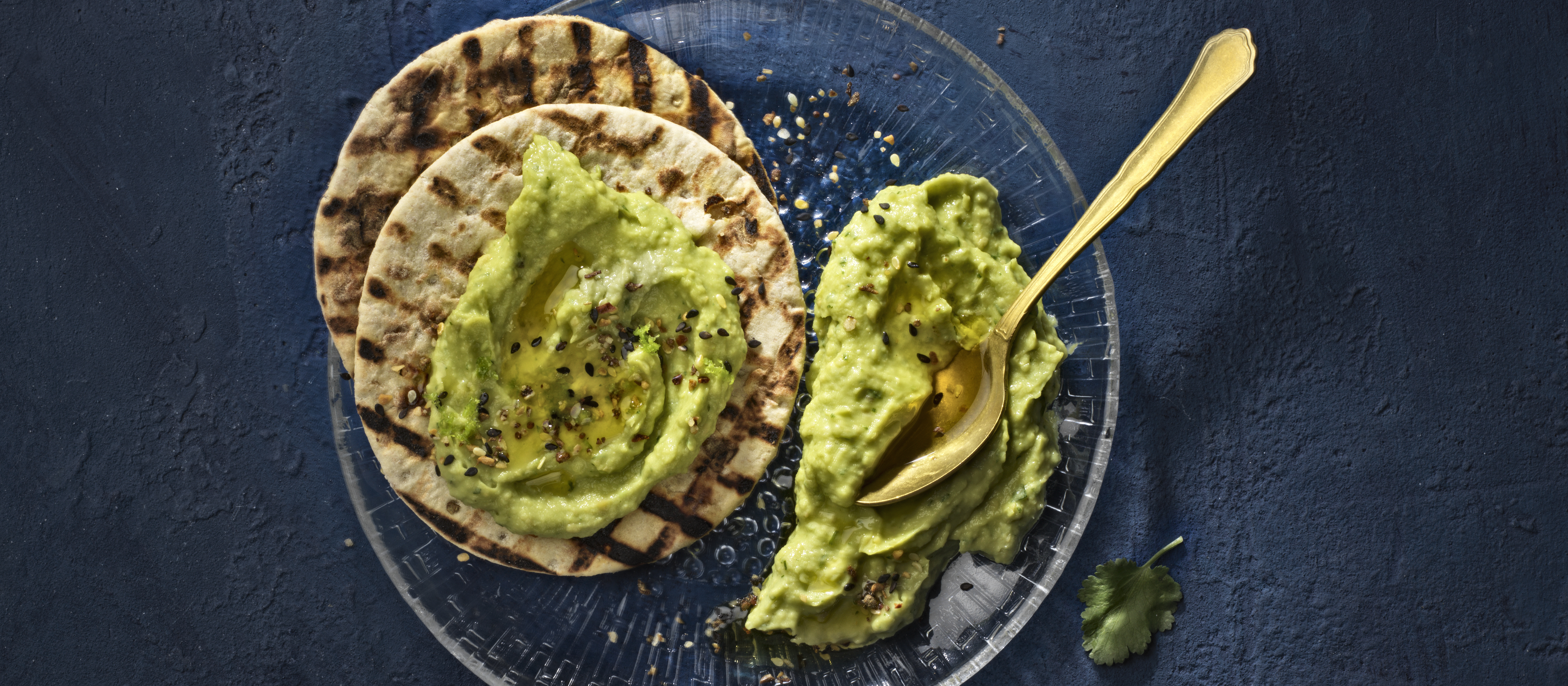 Korianteri-avokadohummus