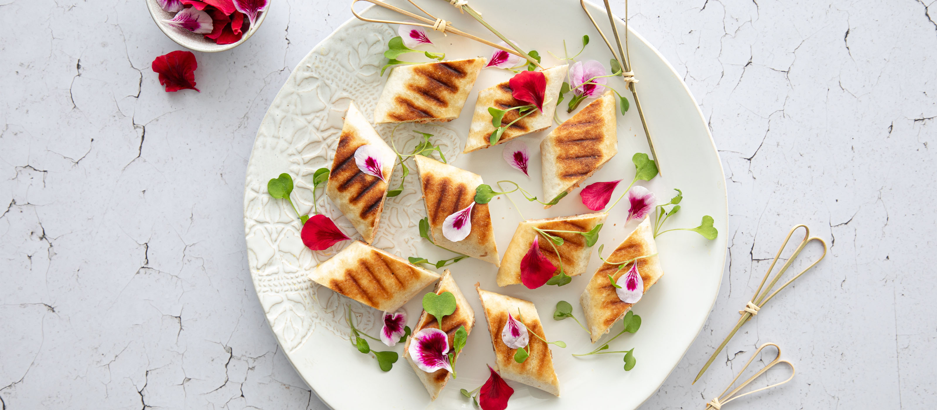 Lämminsavulohi-wasabirullat