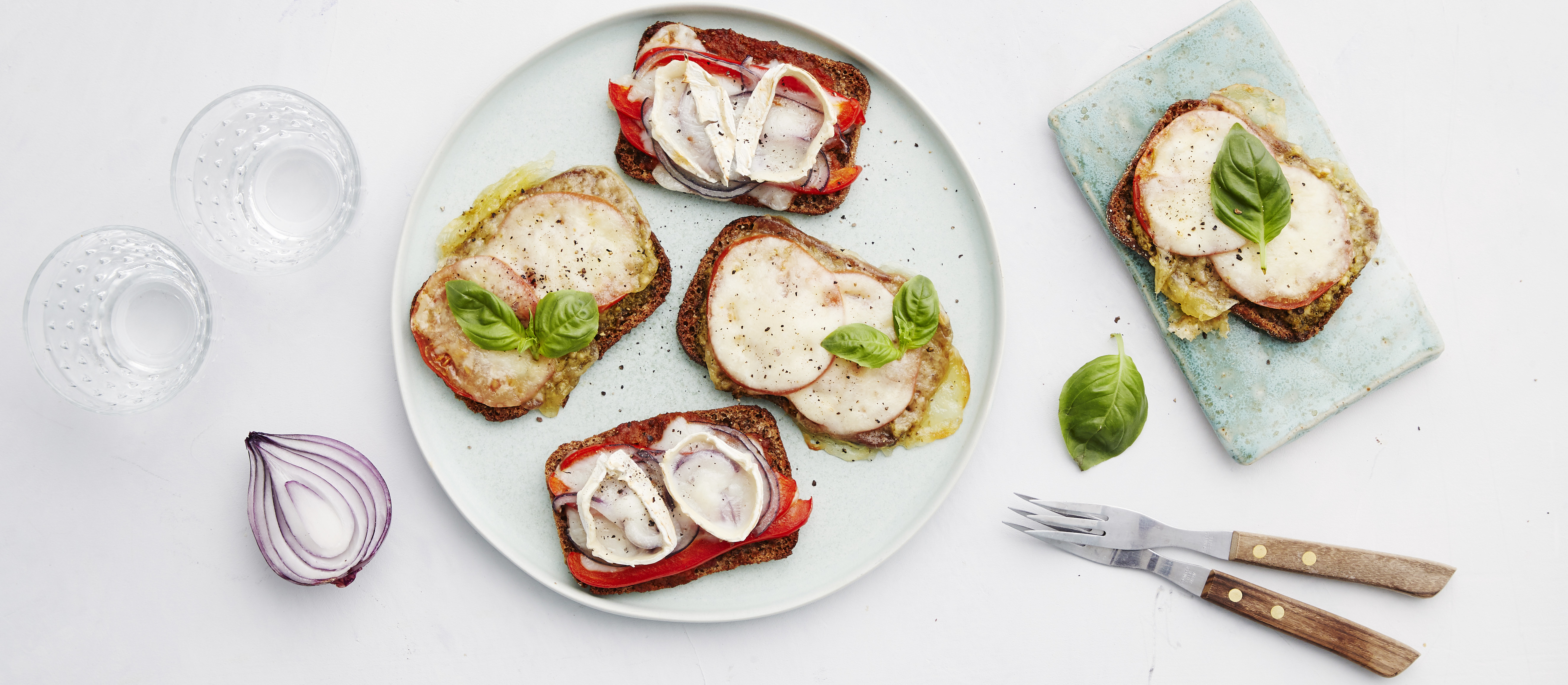 Lämpimät kasvisleivät